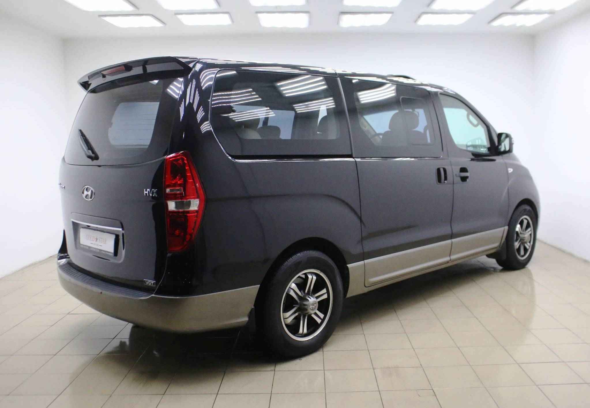 Hyundai Grand Starex, I