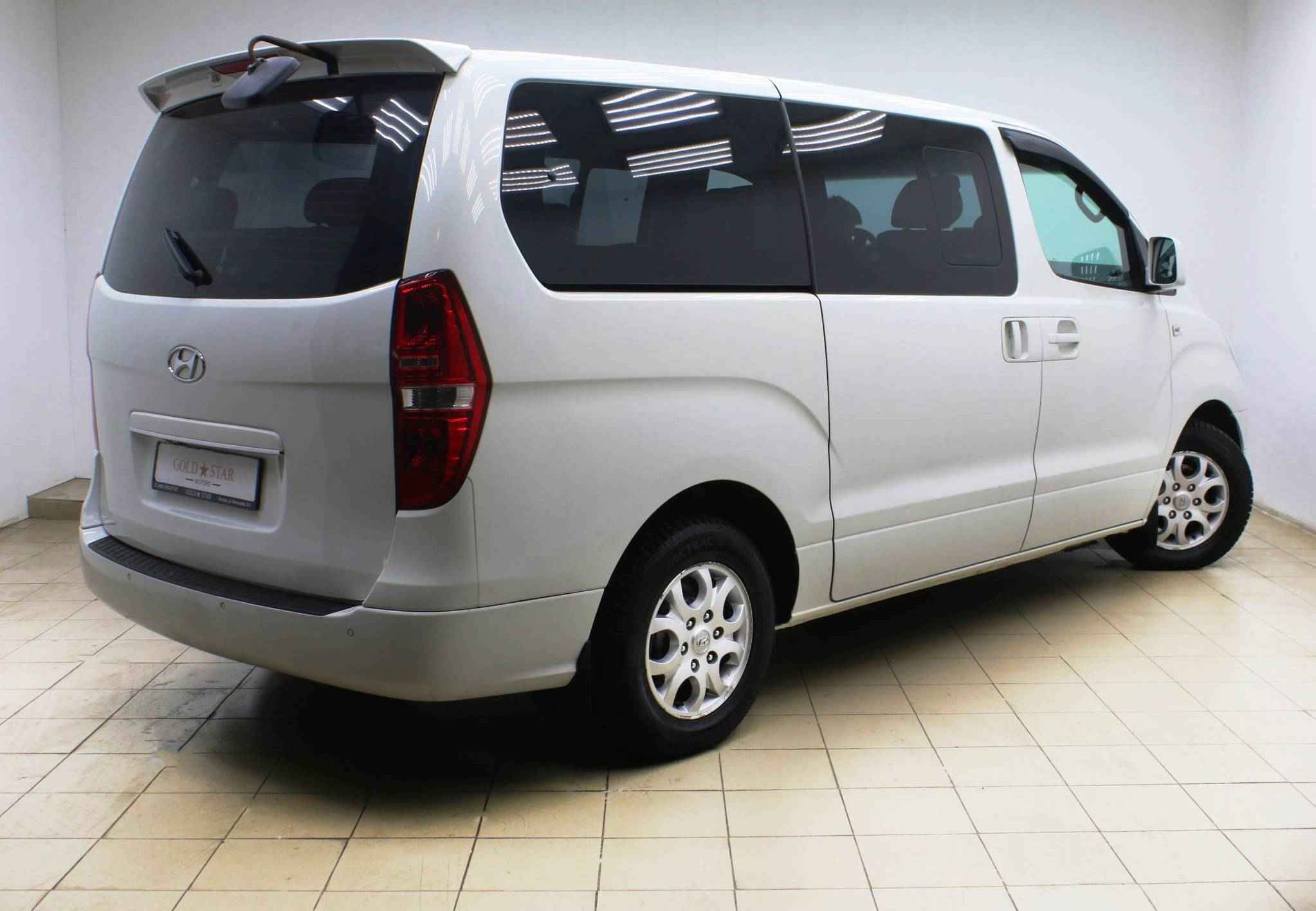 Hyundai Grand Starex, I