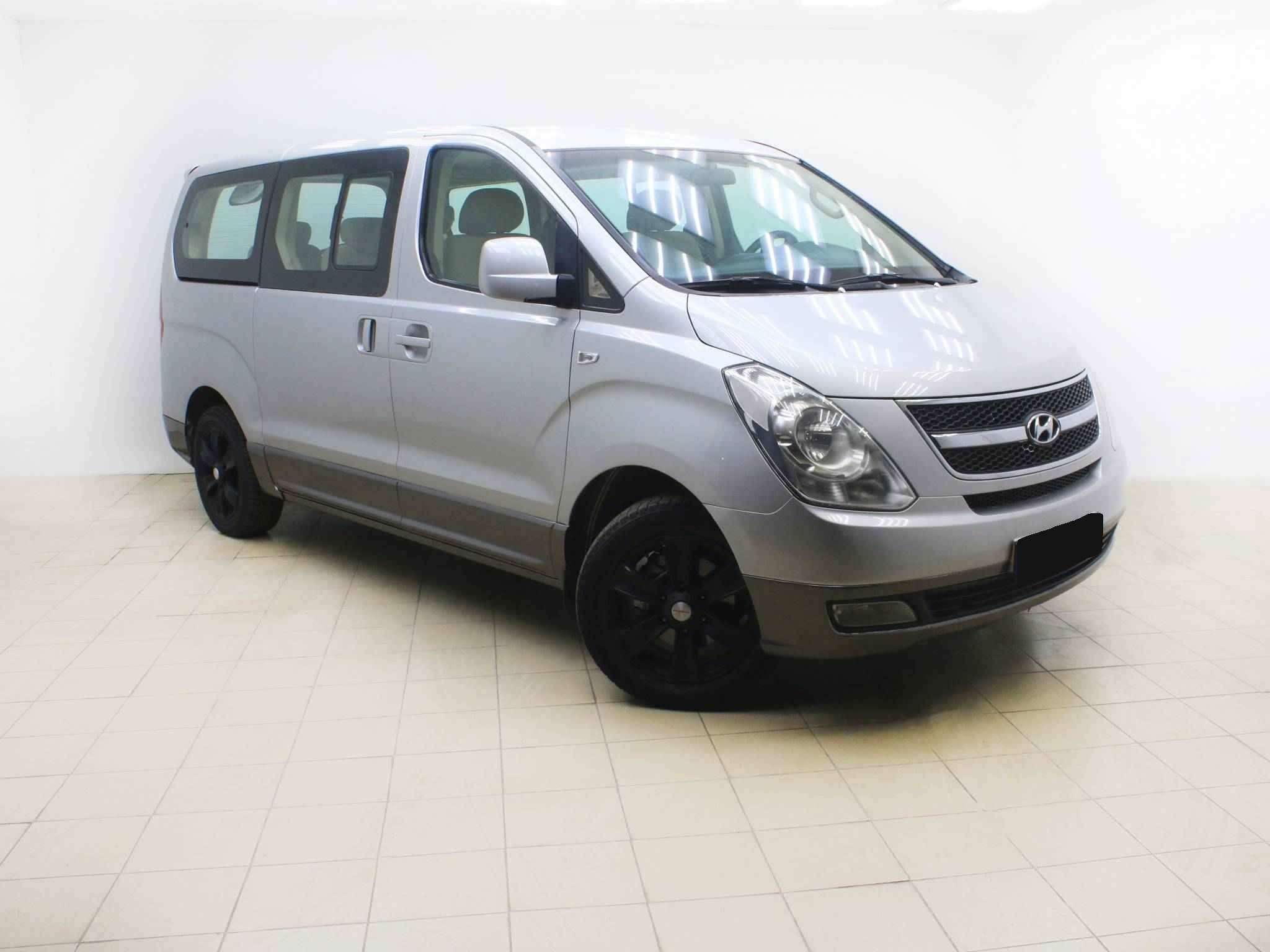 Hyundai Grand Starex, I