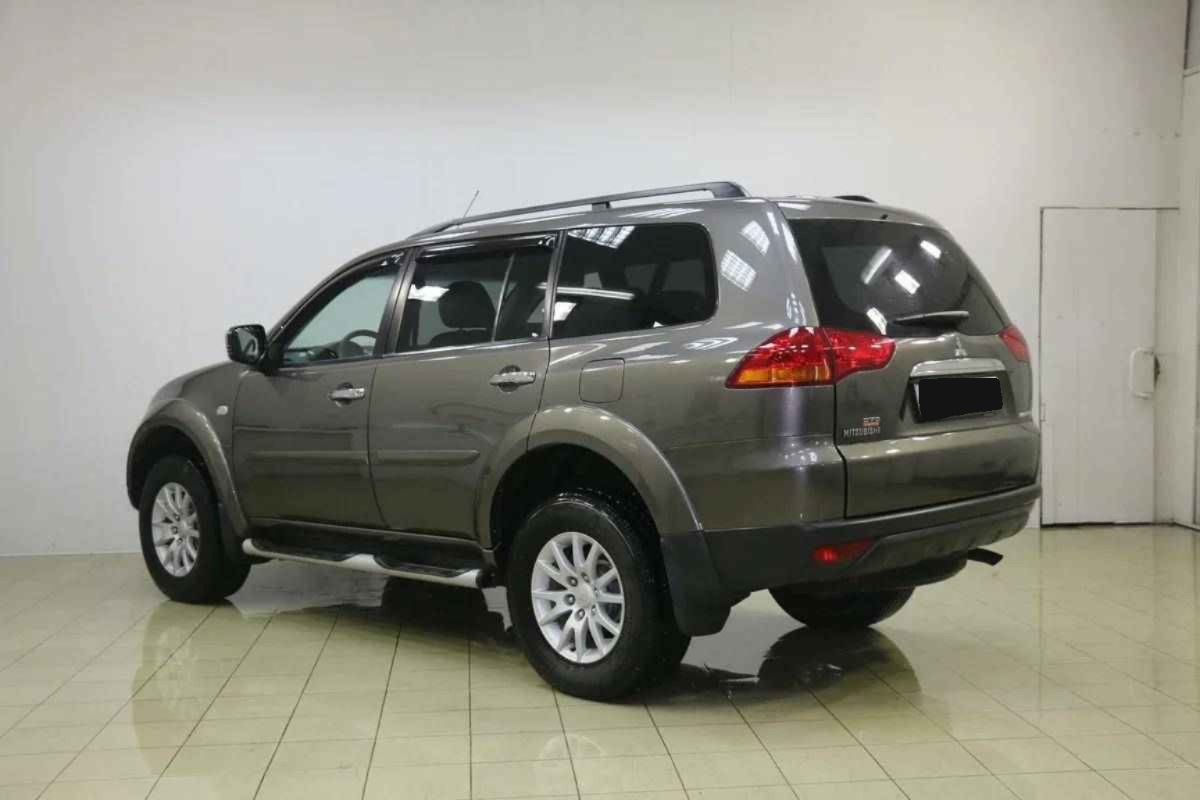 Mitsubishi Pajero Sport, II