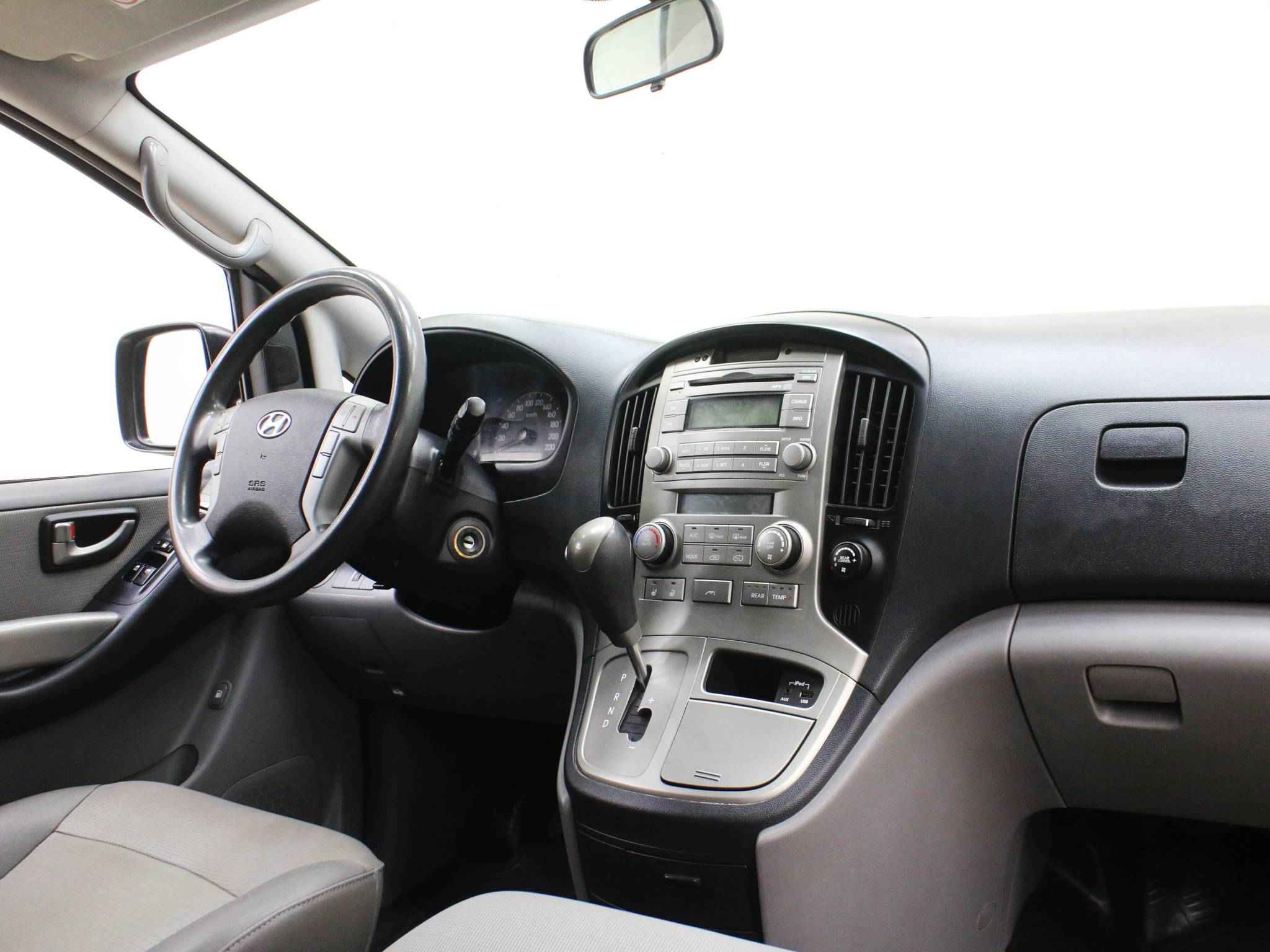 Hyundai Grand Starex, I