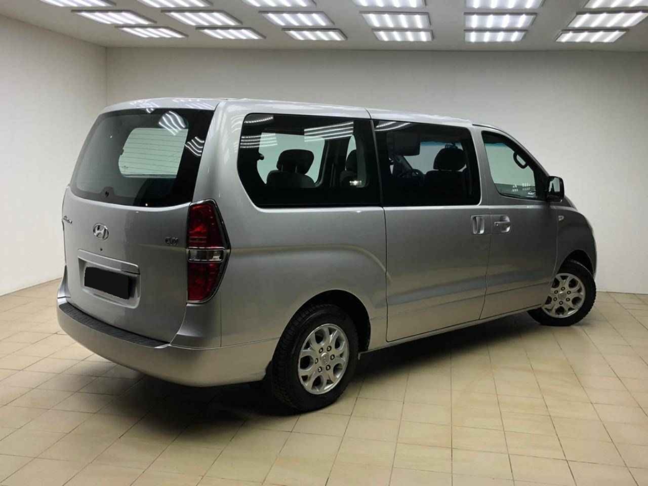 Hyundai Grand Starex, I