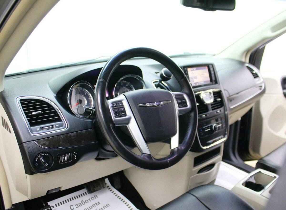 Chrysler Town & Country, V Рестайлинг