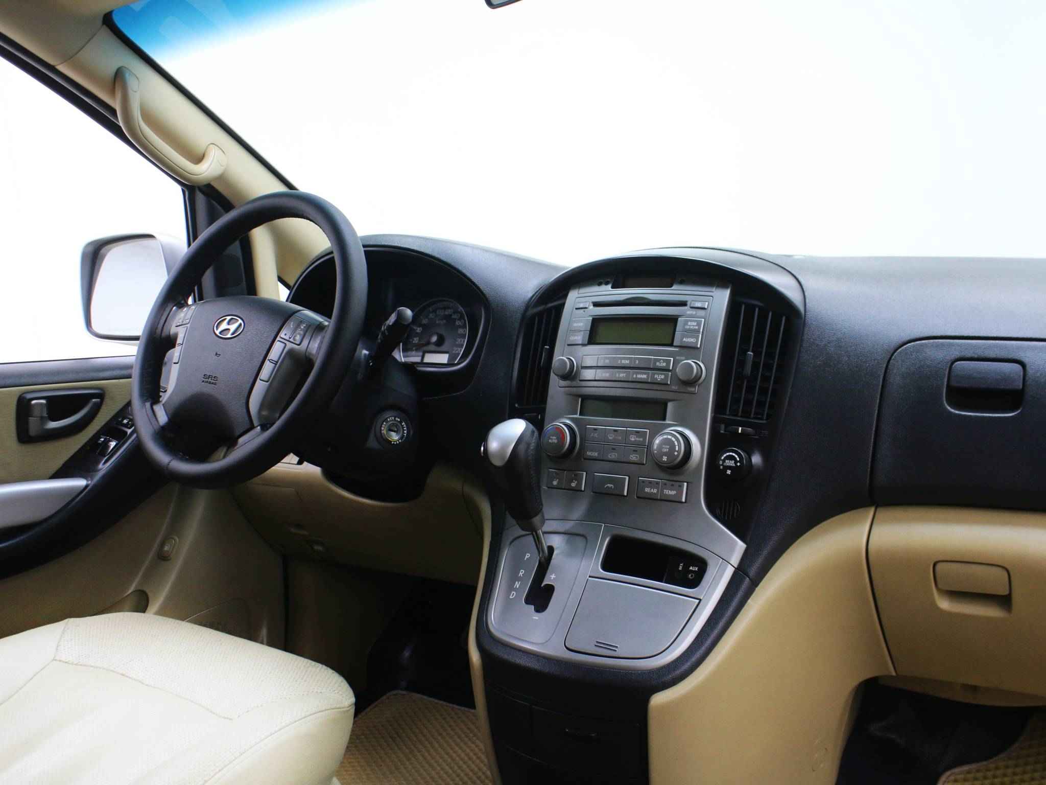 Hyundai Grand Starex, I