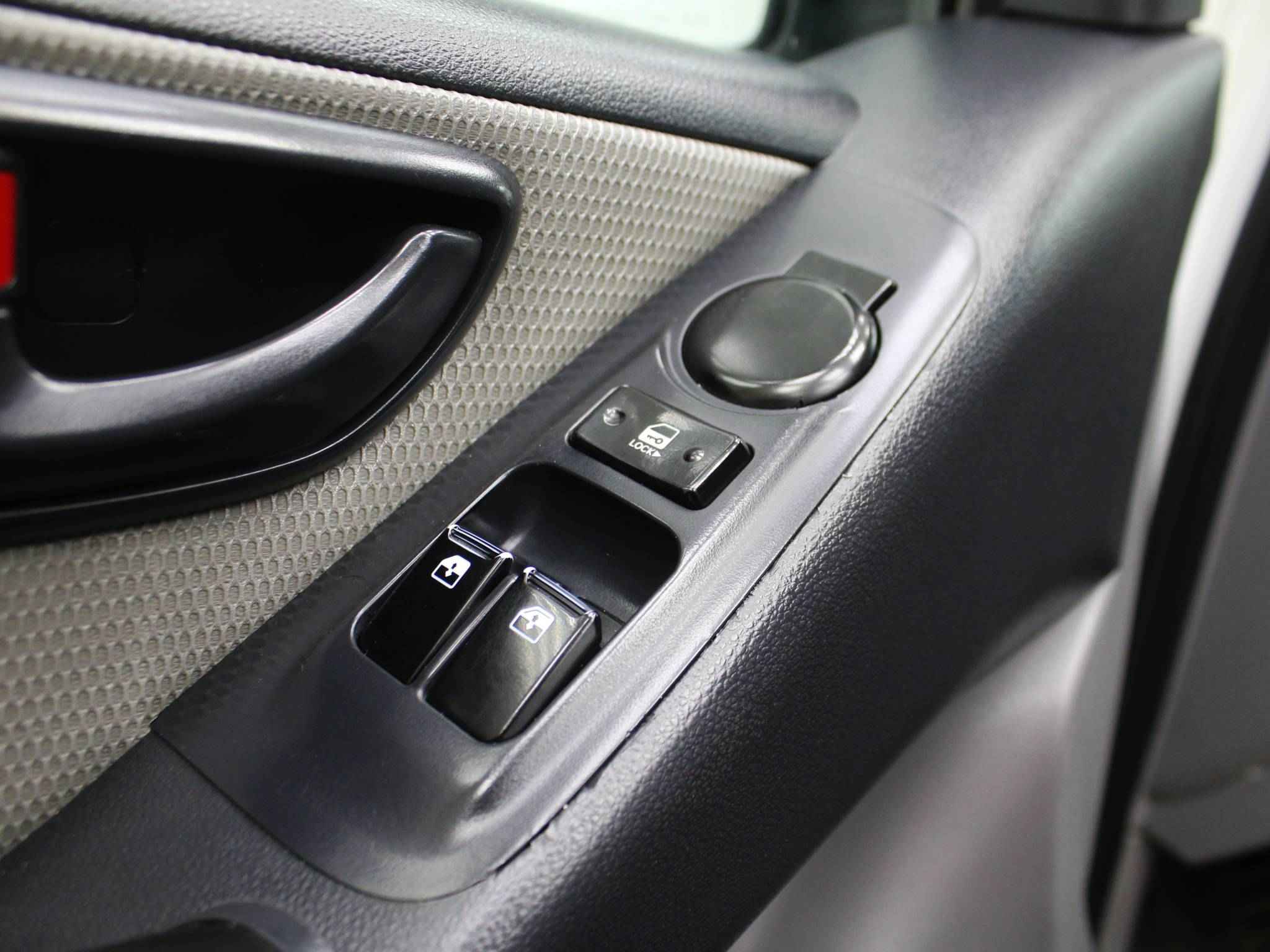 Hyundai Grand Starex, I