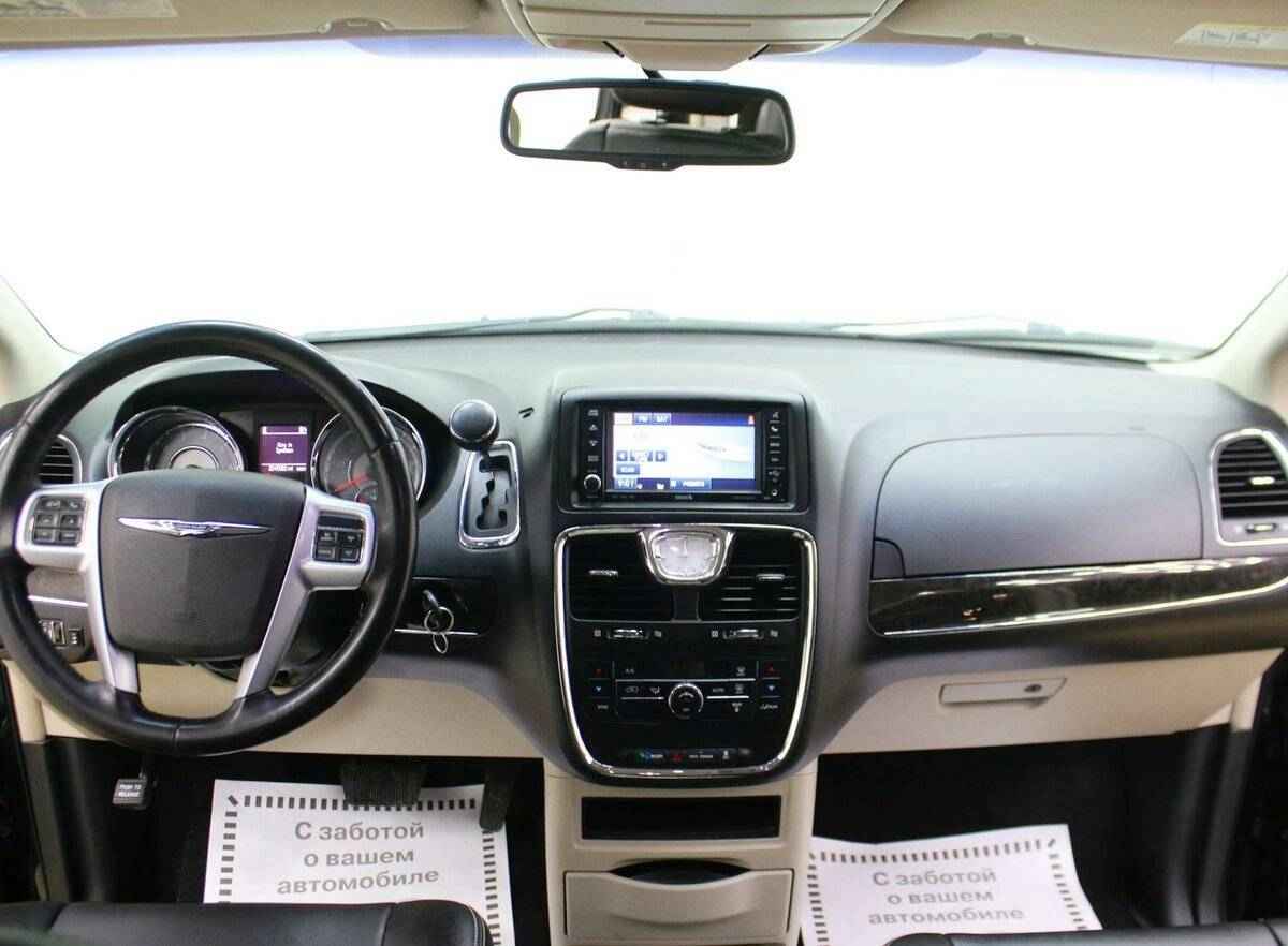 Chrysler Town & Country, V Рестайлинг