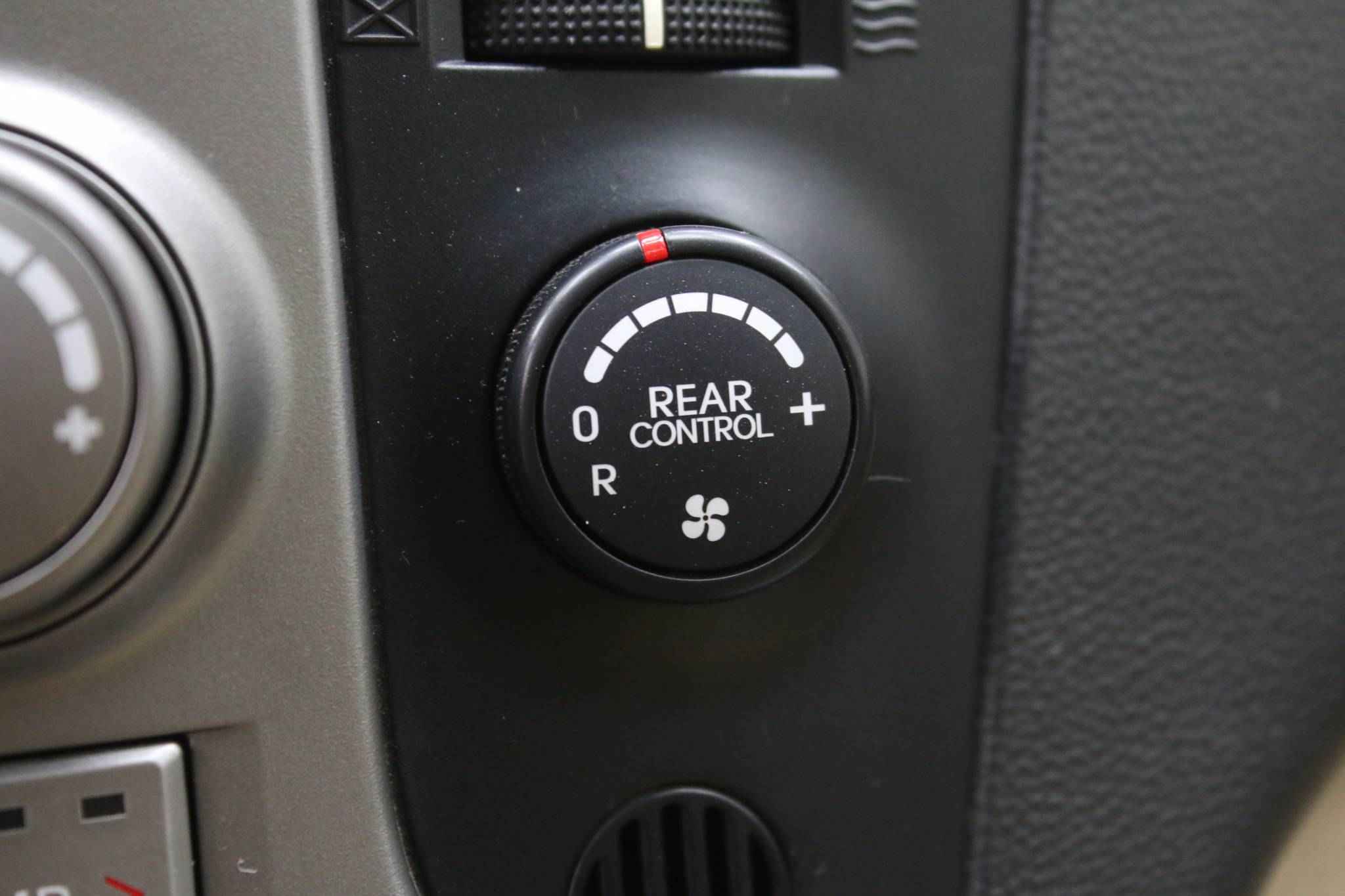 Hyundai Grand Starex, I