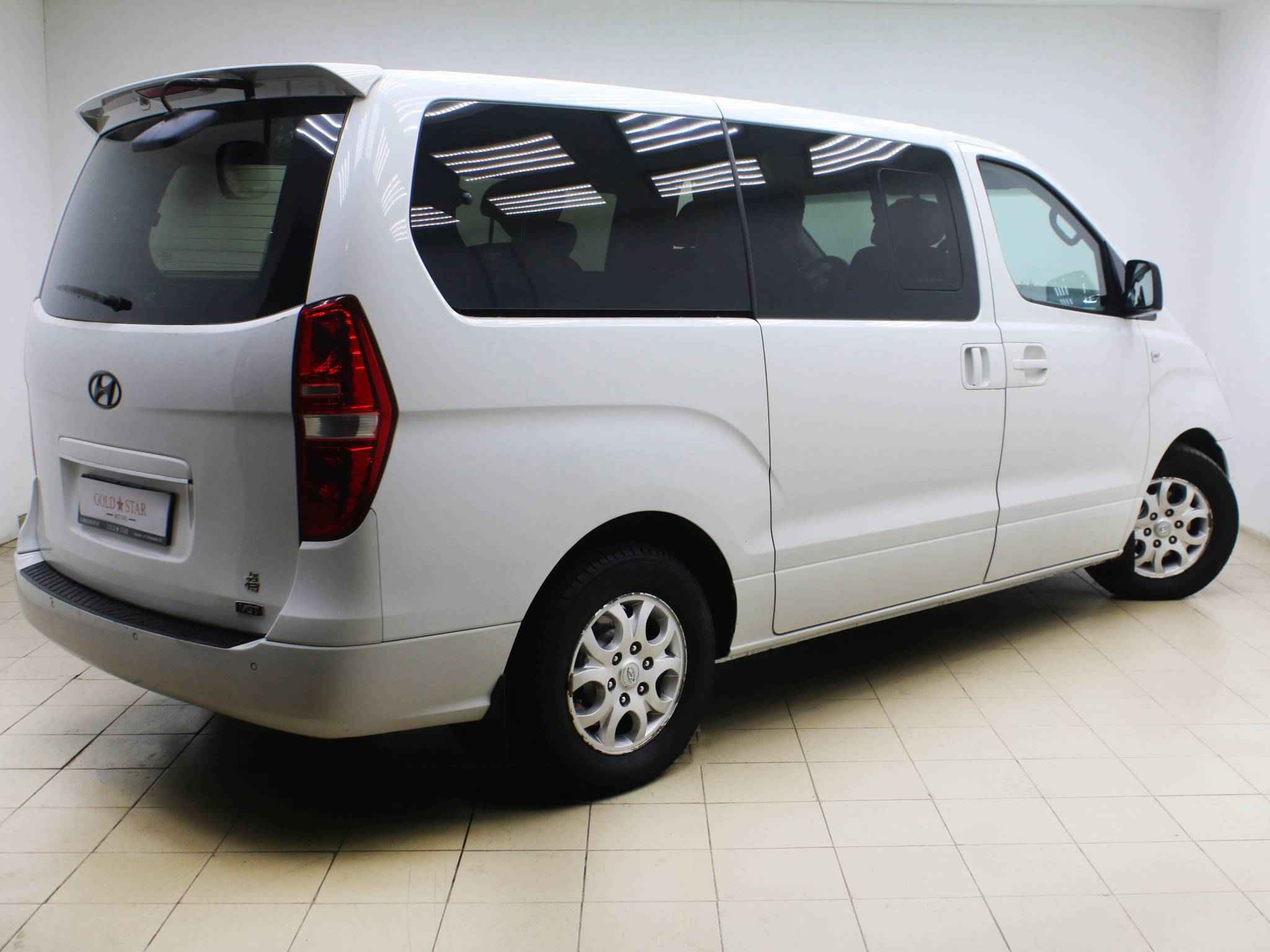 Hyundai Grand Starex, I