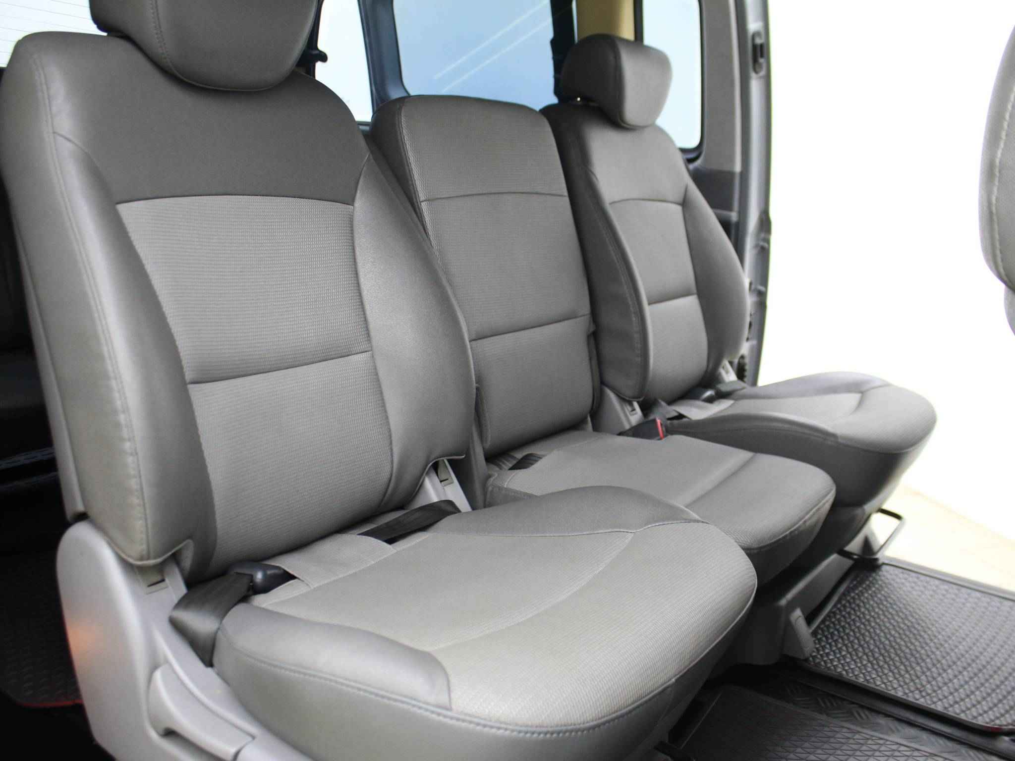 Hyundai Grand Starex, I