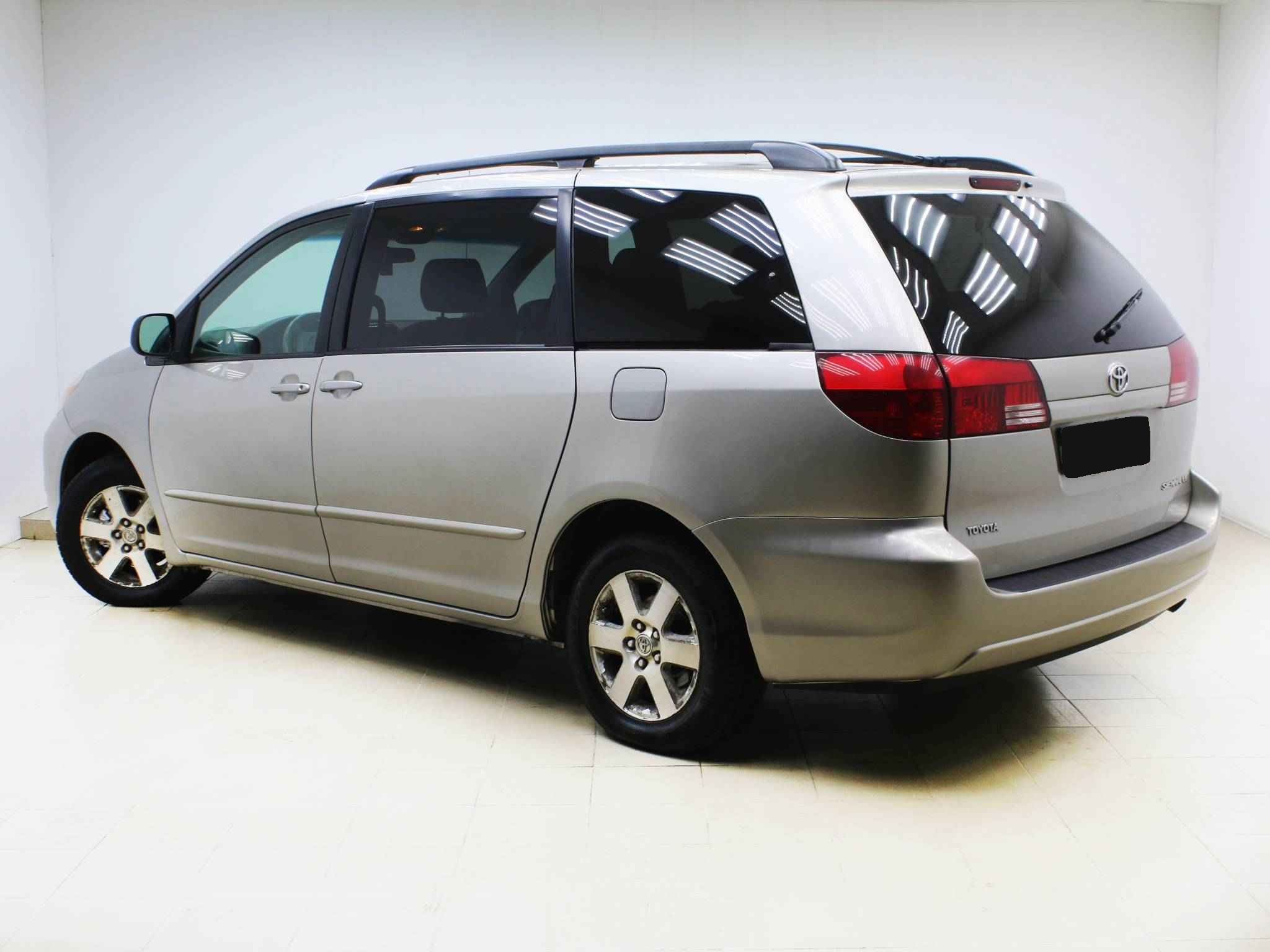 Toyota Sienna, II
