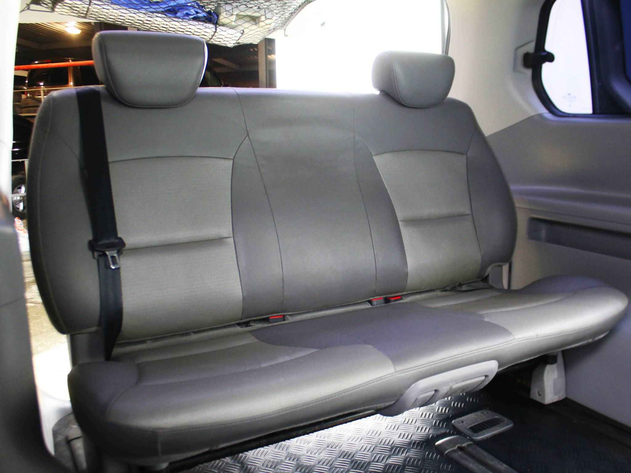 Hyundai Grand Starex, I