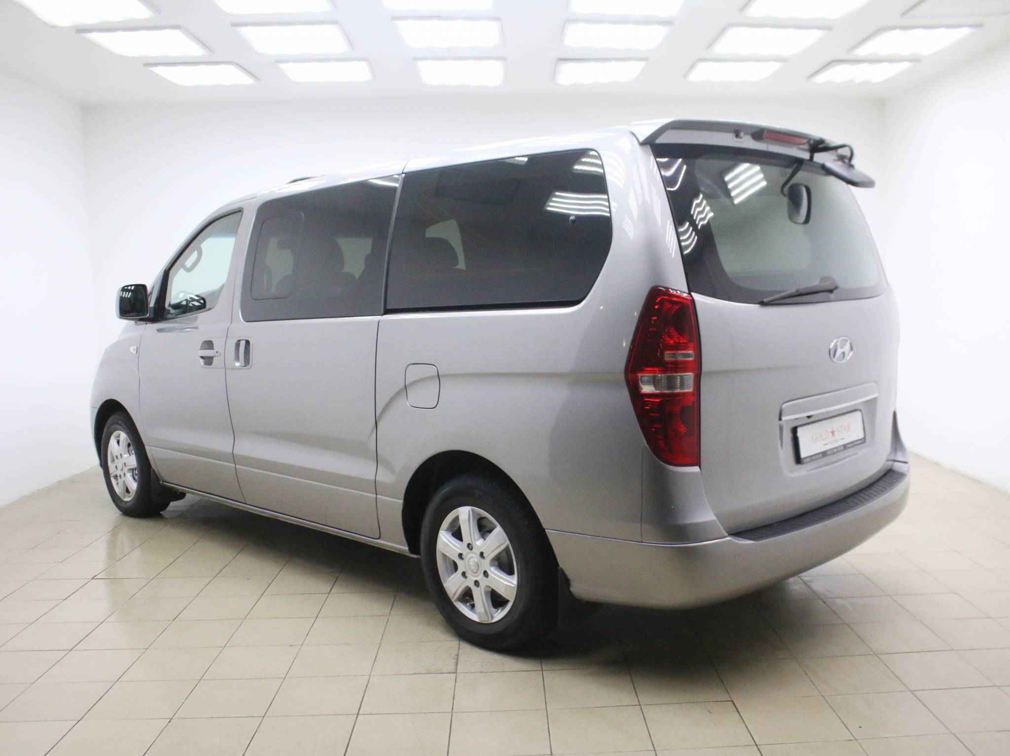 Hyundai Grand Starex, I