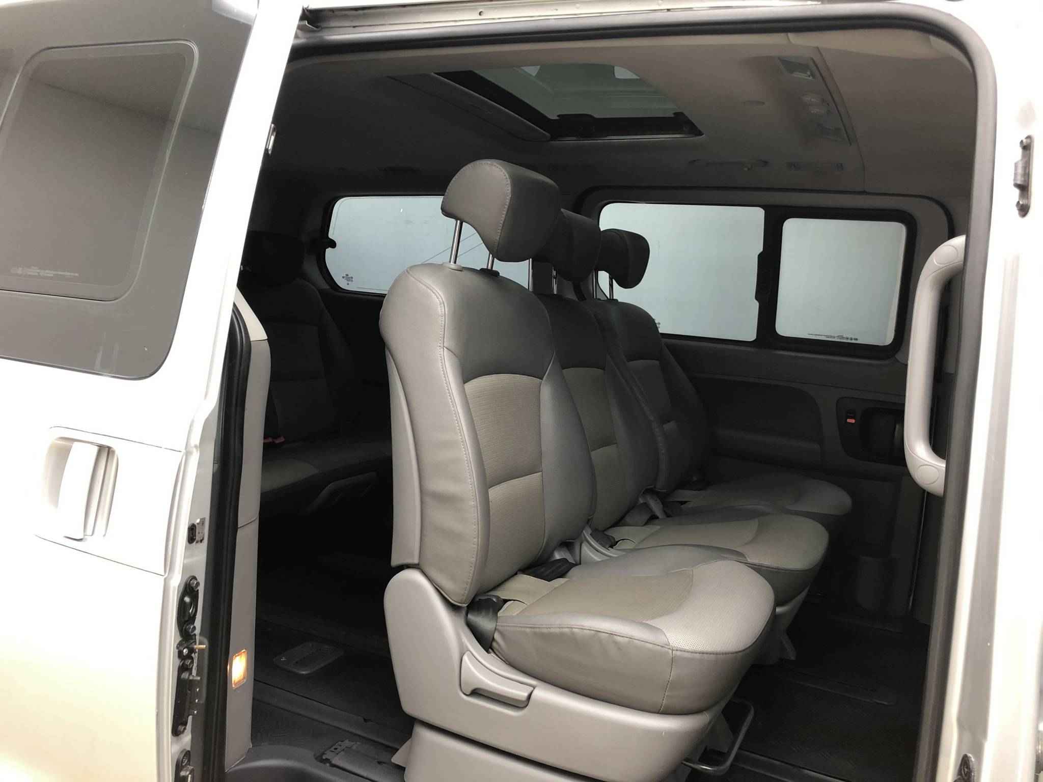 Hyundai Grand Starex, I