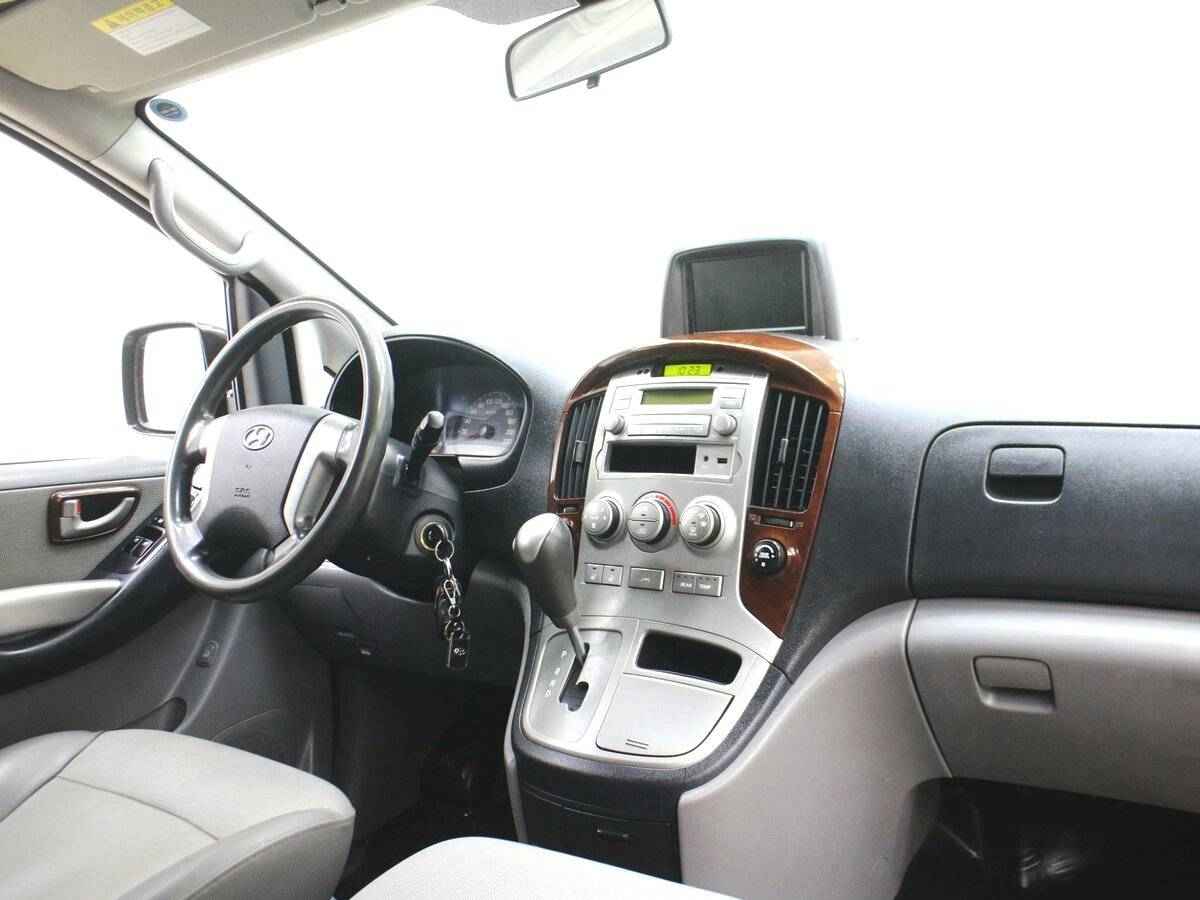 Hyundai Grand Starex, I