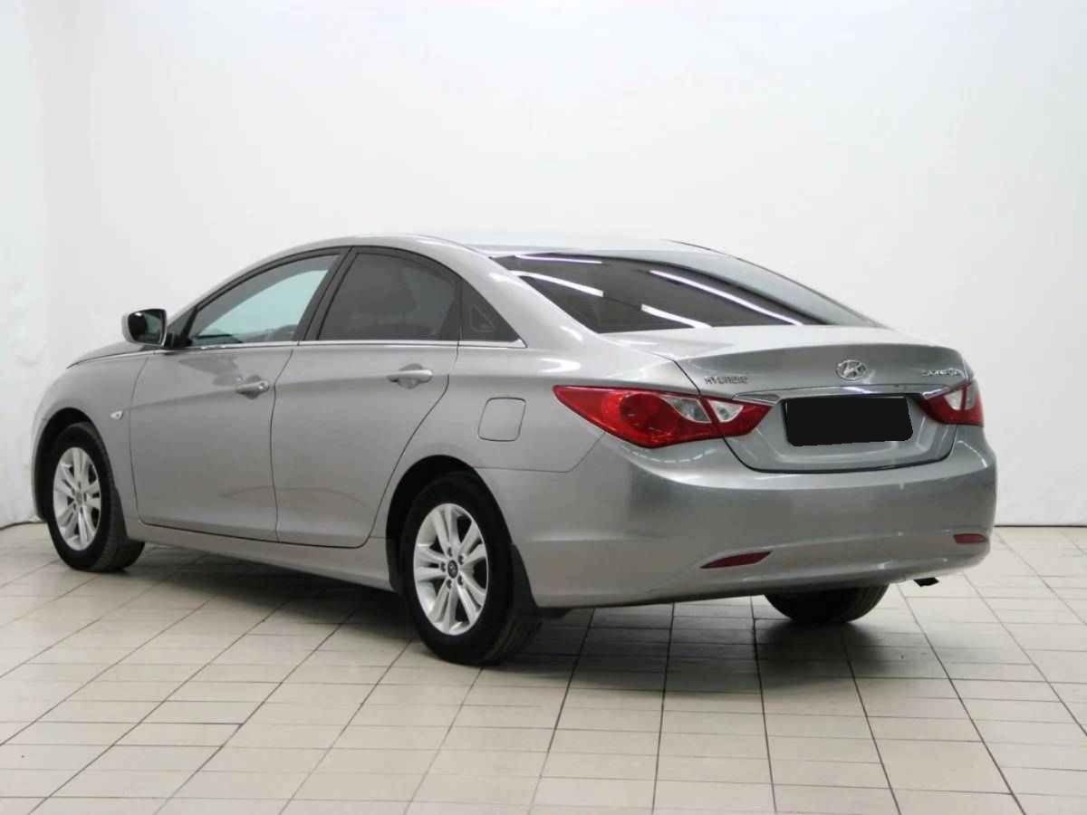 Hyundai Sonata, VI (YF)