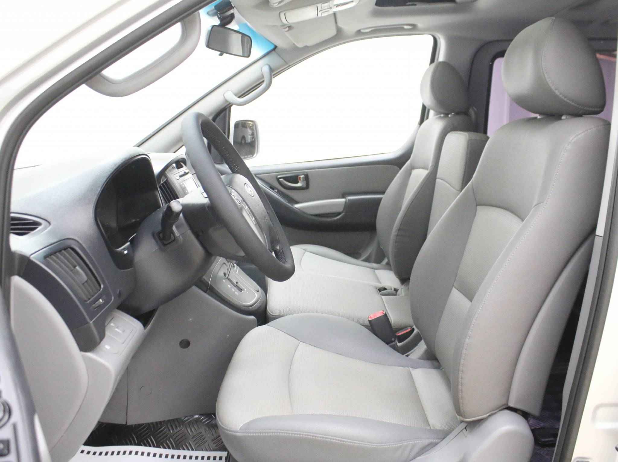 Hyundai Grand Starex, I