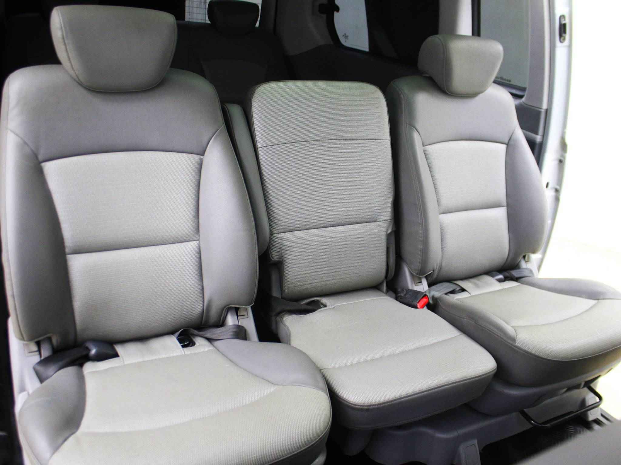 Hyundai Grand Starex, I