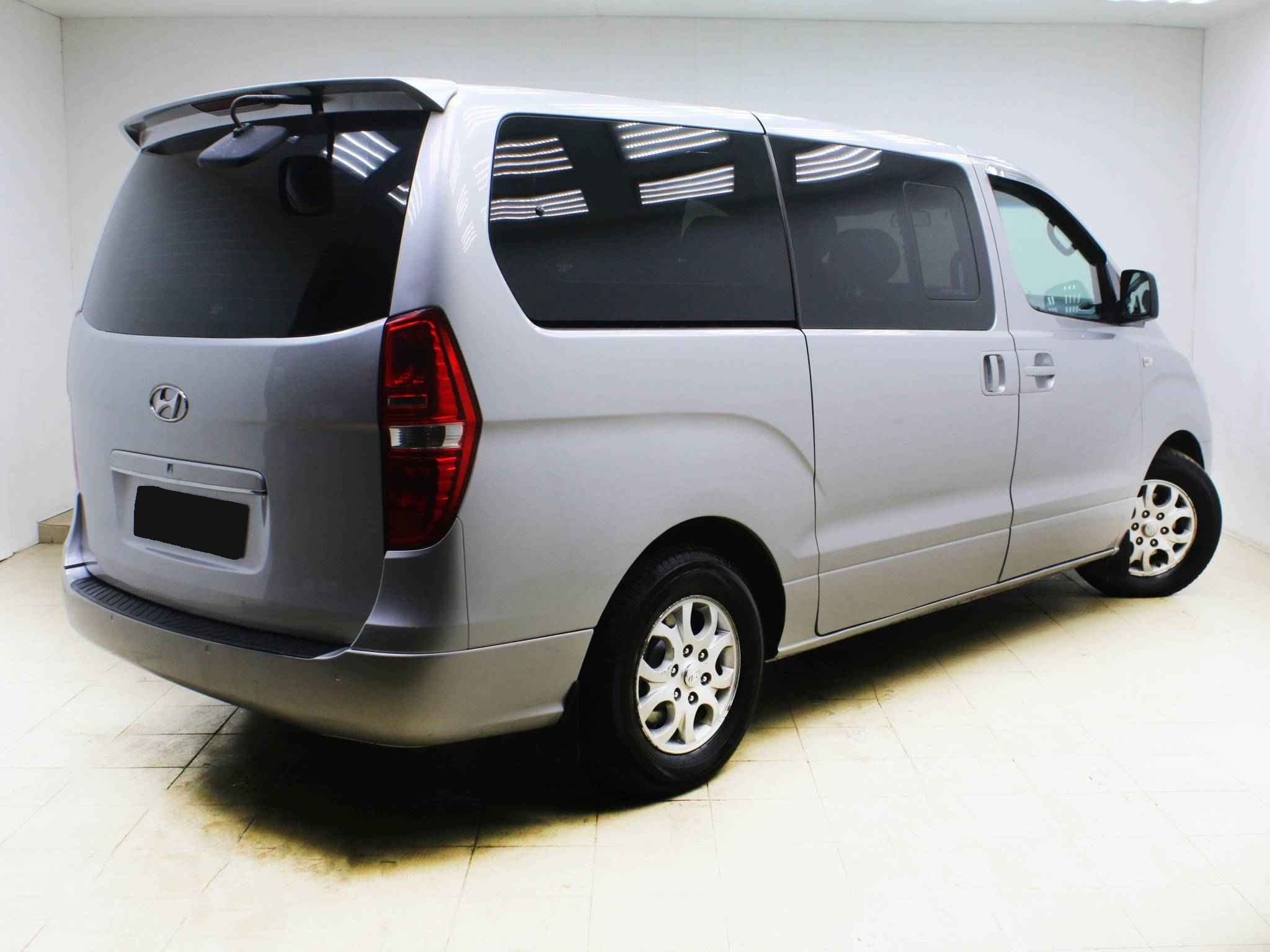 Hyundai Grand Starex, I