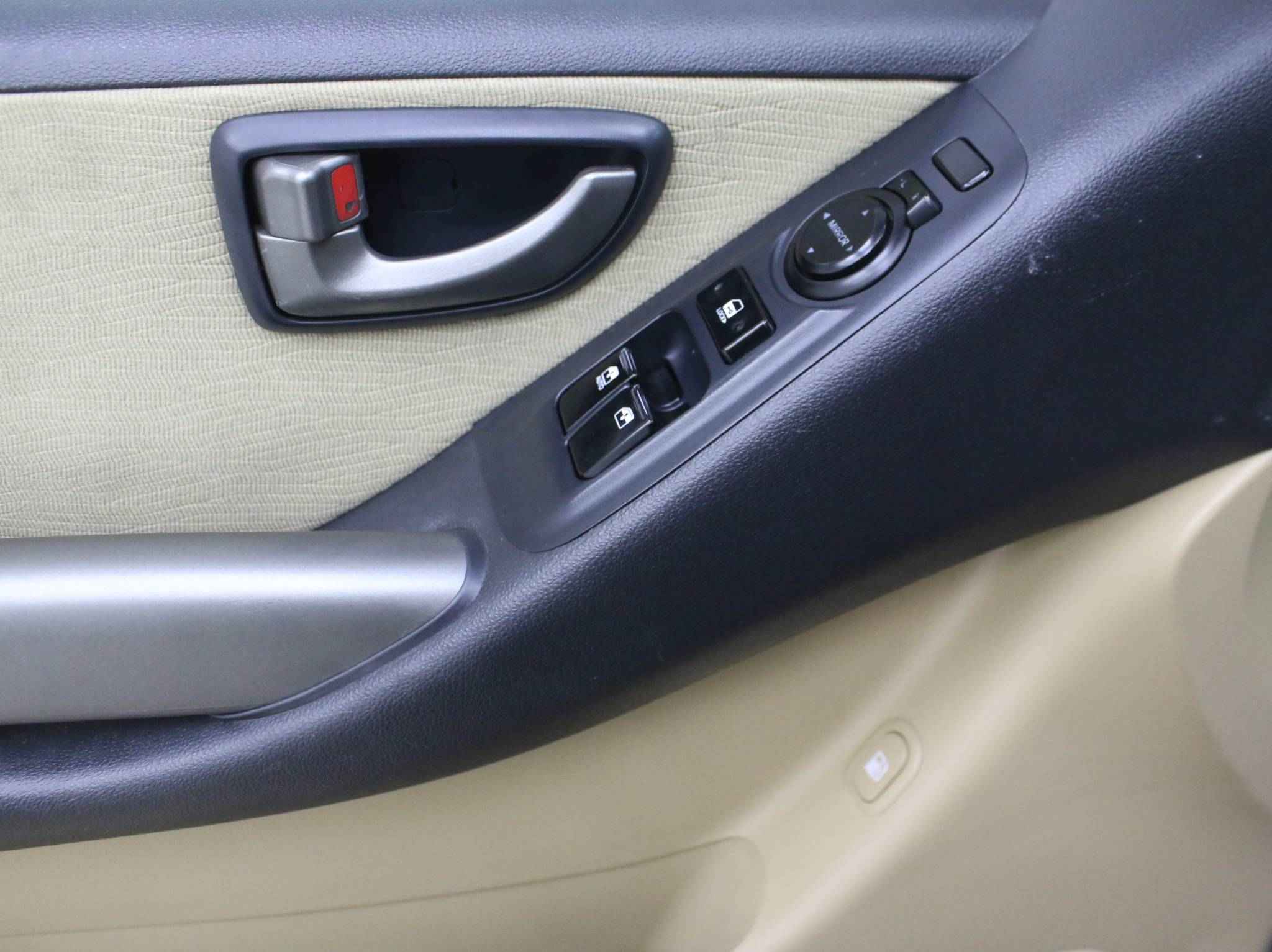 Hyundai Grand Starex, I