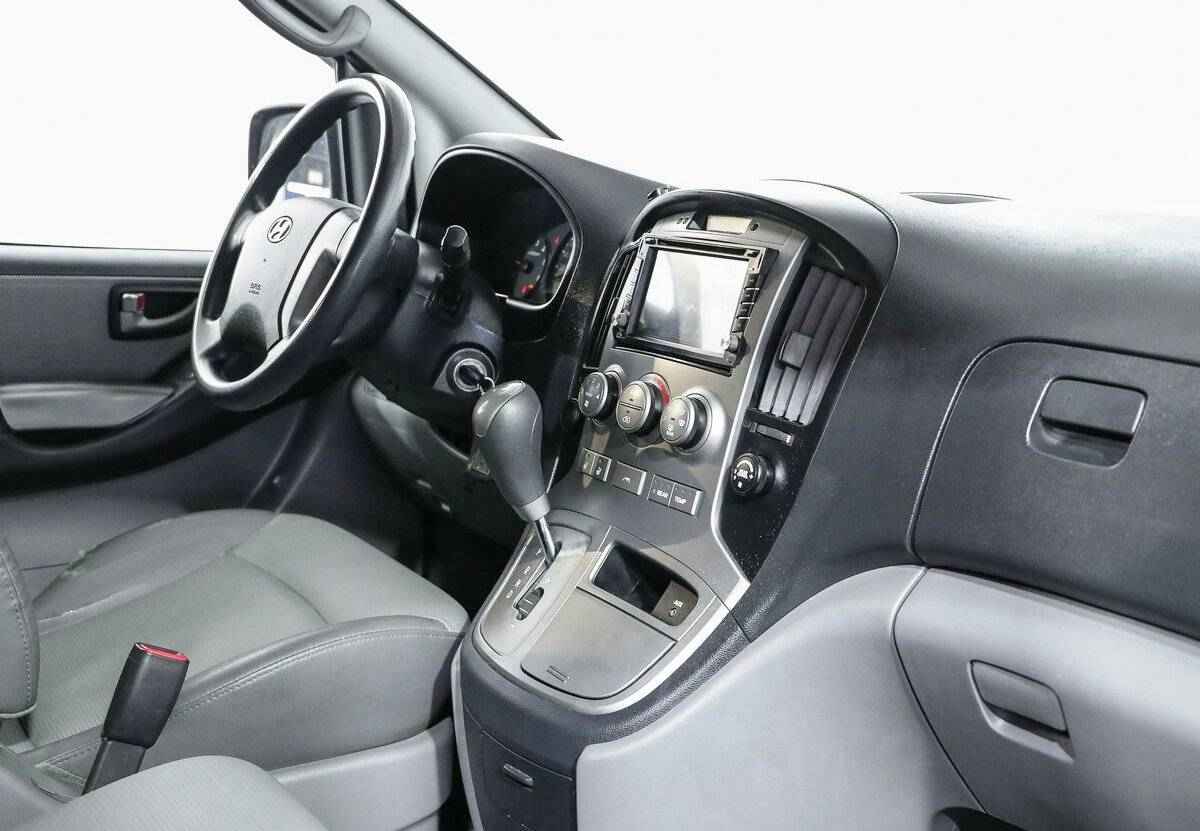 Hyundai Grand Starex, I