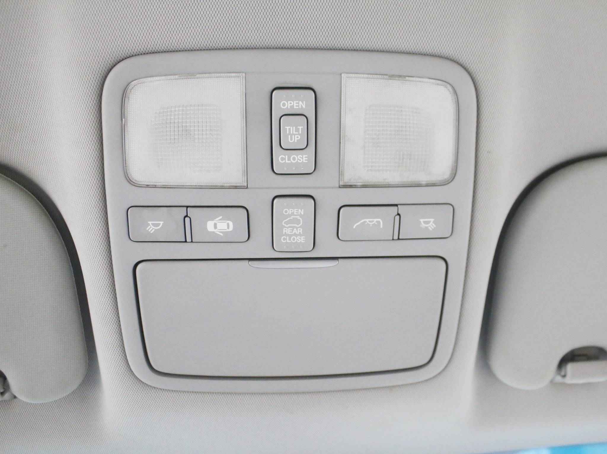 Hyundai Grand Starex, I