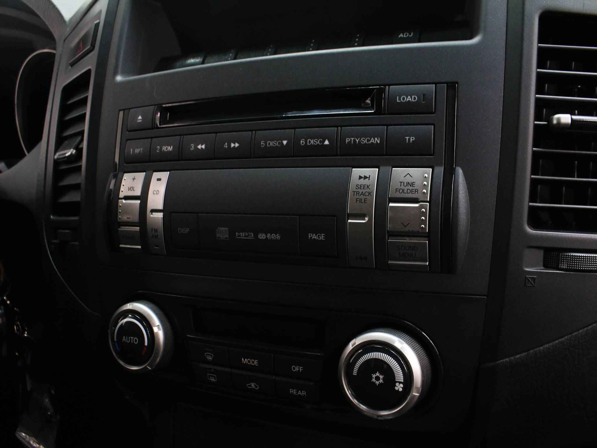 Mitsubishi Pajero, IV