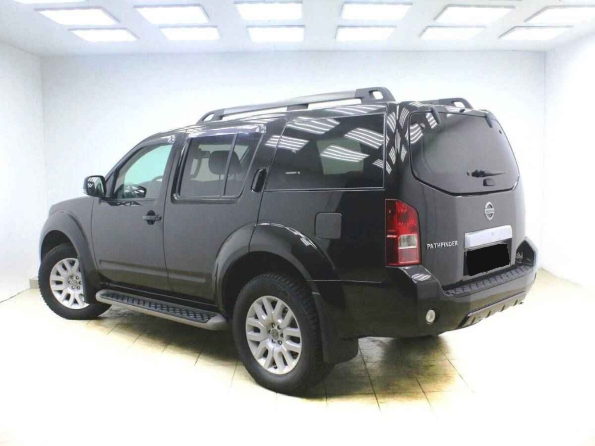 Nissan Pathfinder, III