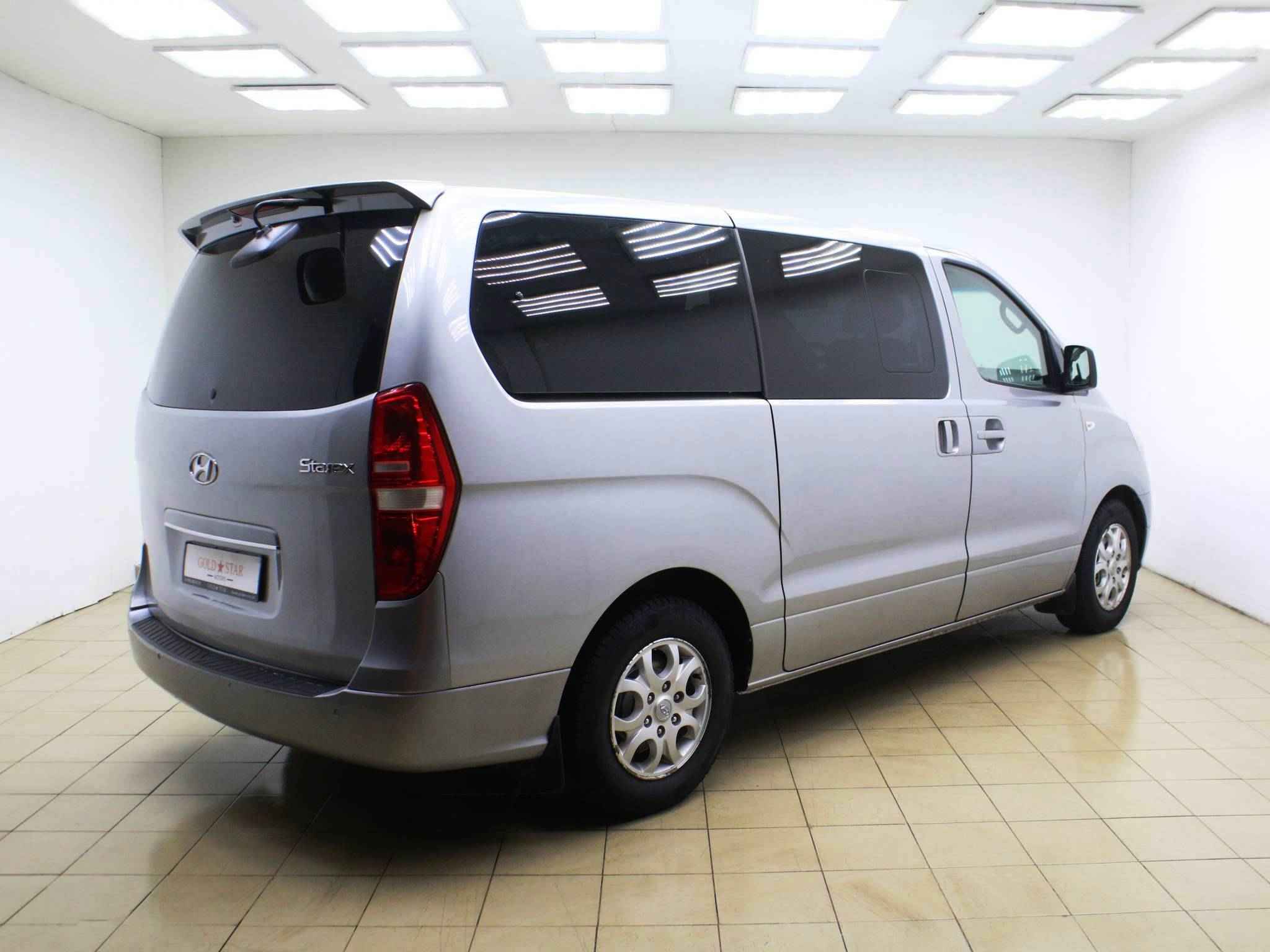 Hyundai Grand Starex, I