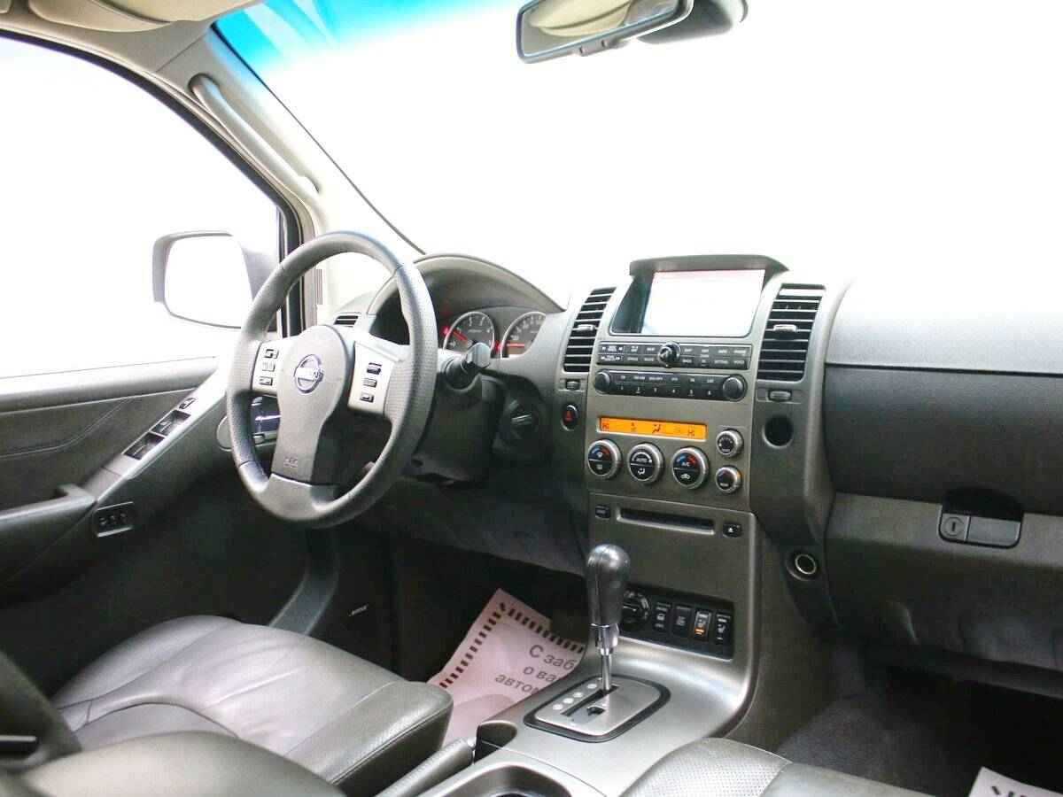 Nissan Pathfinder, III