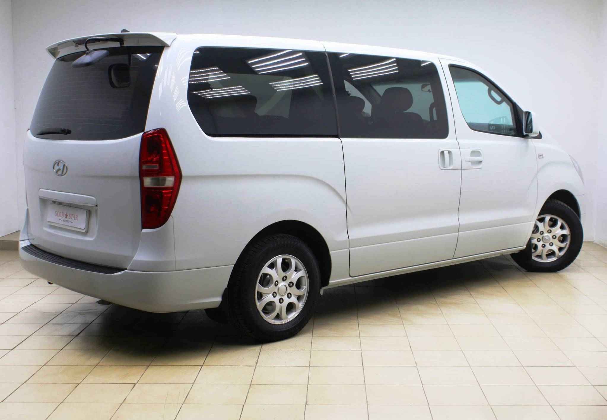 Hyundai Grand Starex, I