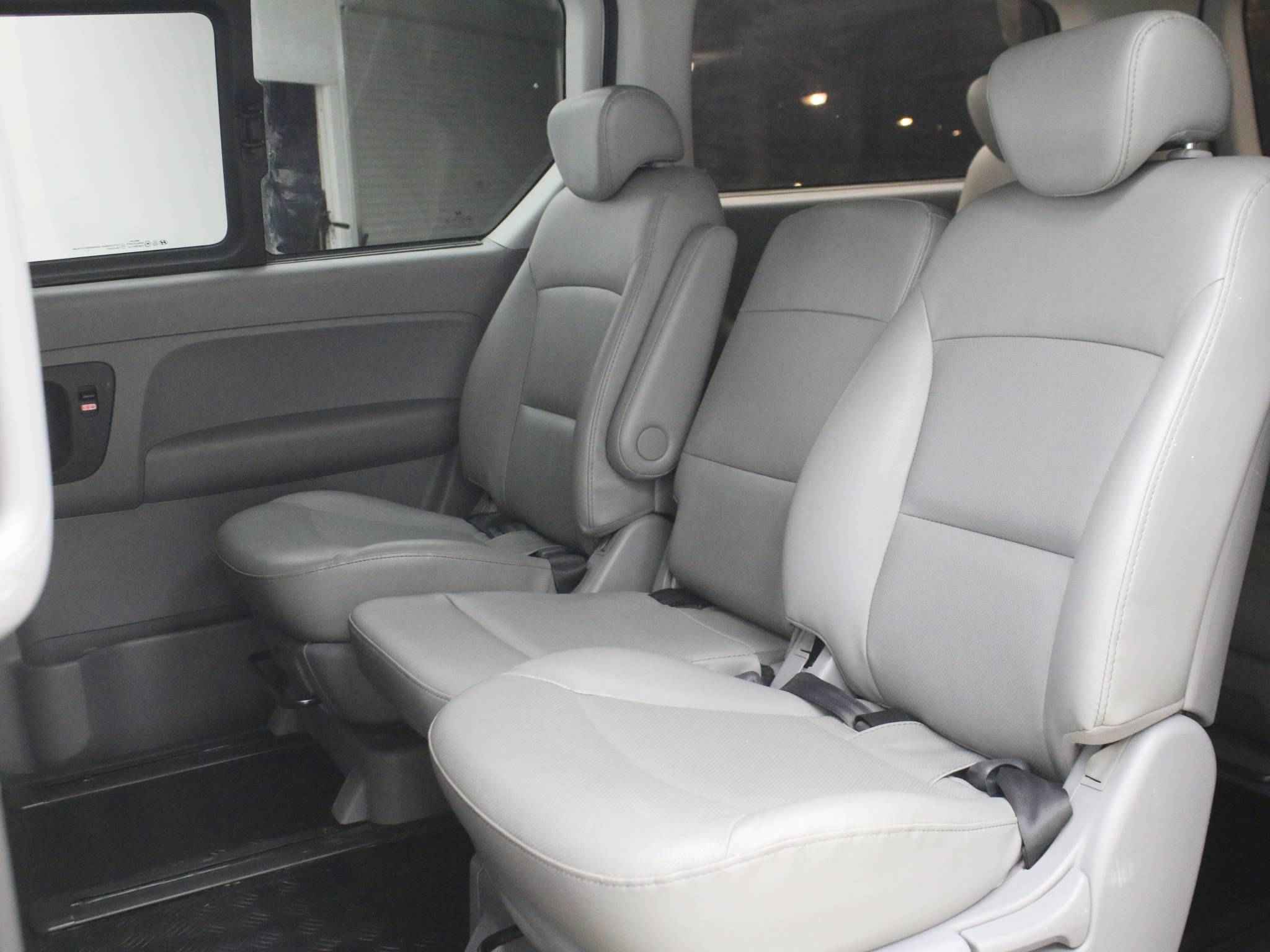 Hyundai Grand Starex, I