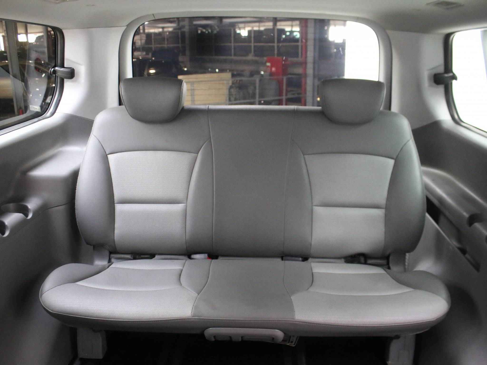 Hyundai Grand Starex, I