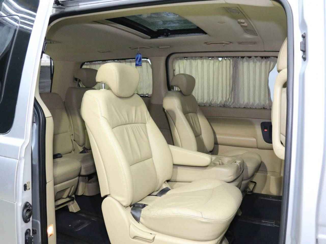 Hyundai Grand Starex, I