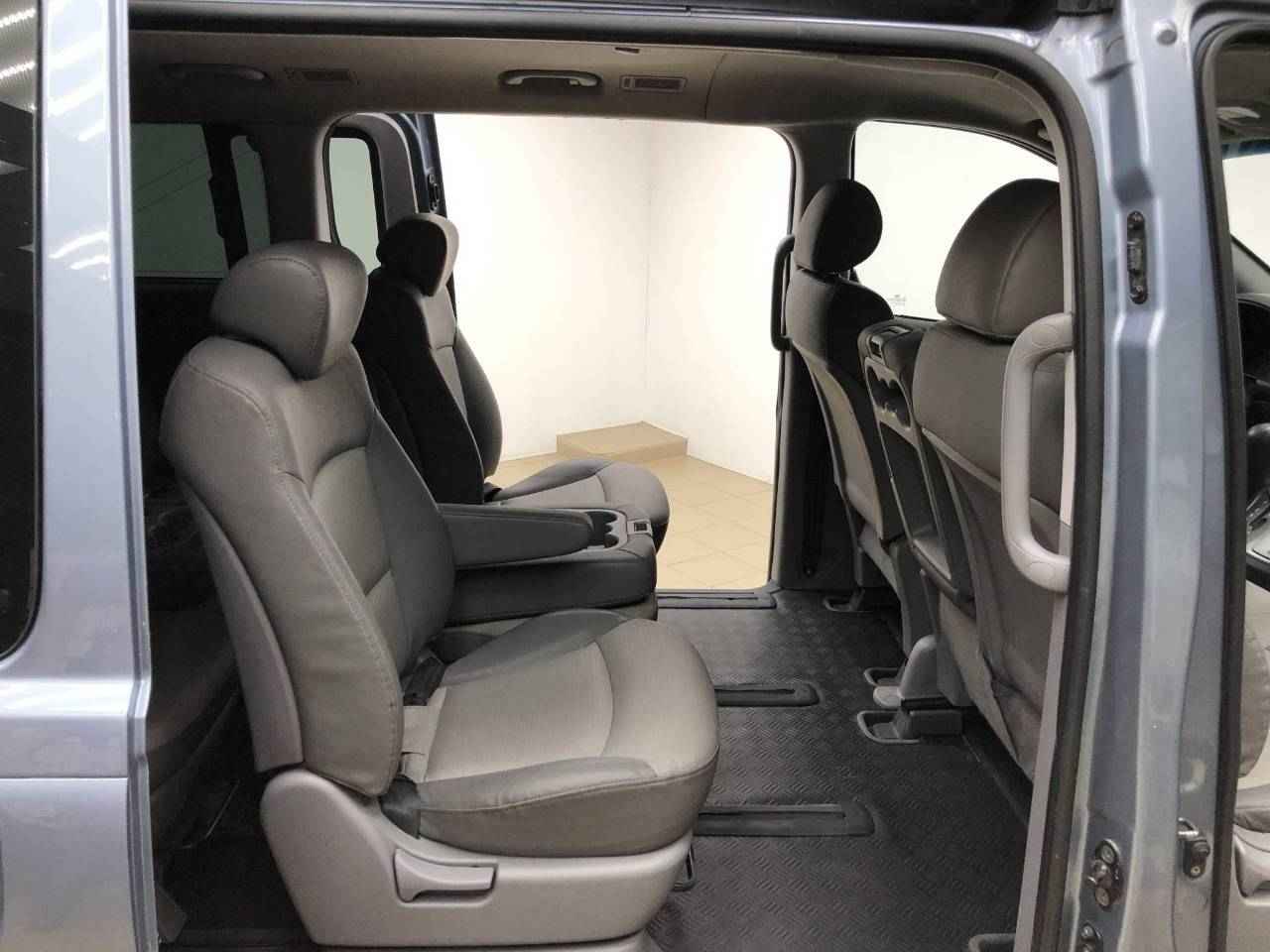 Hyundai Grand Starex, I