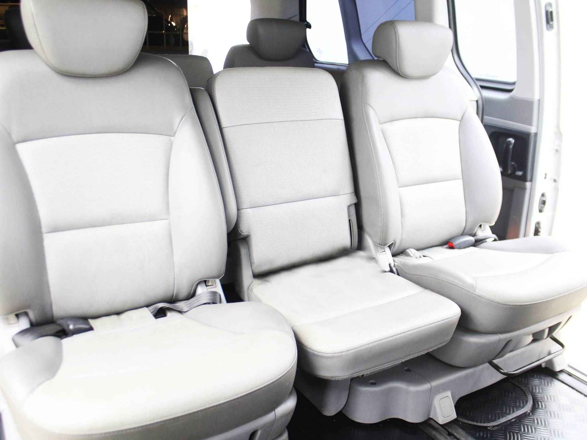 Hyundai Grand Starex, I