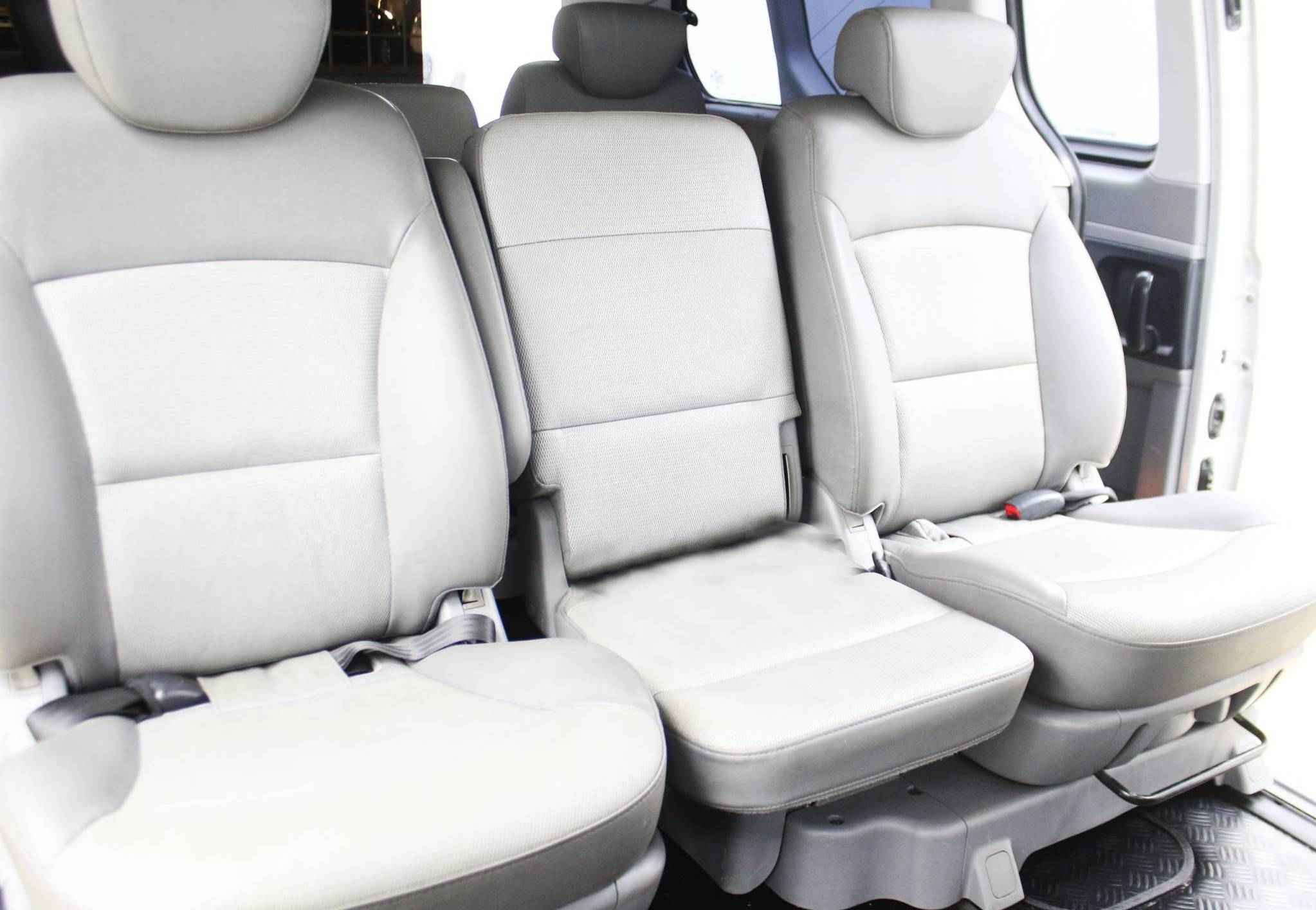 Hyundai Grand Starex, I