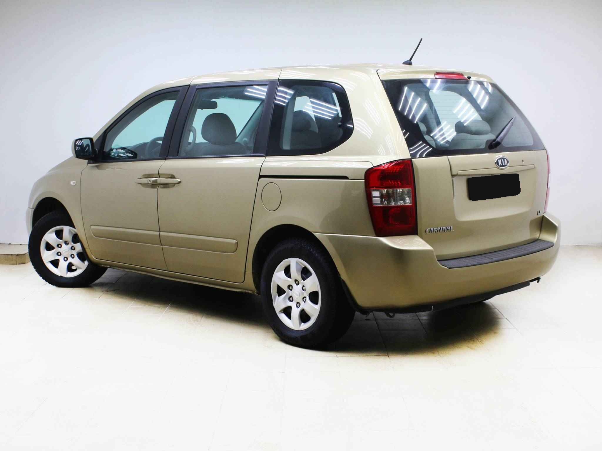 Kia Carnival, II