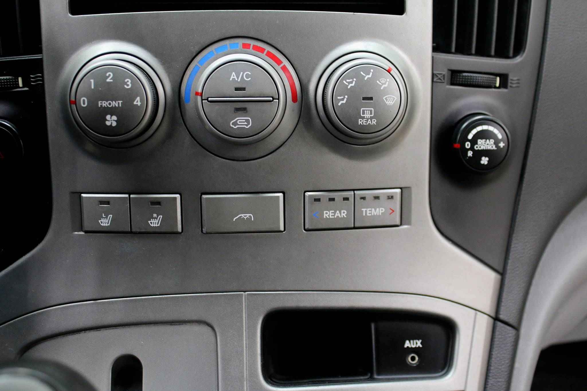 Hyundai Grand Starex, I