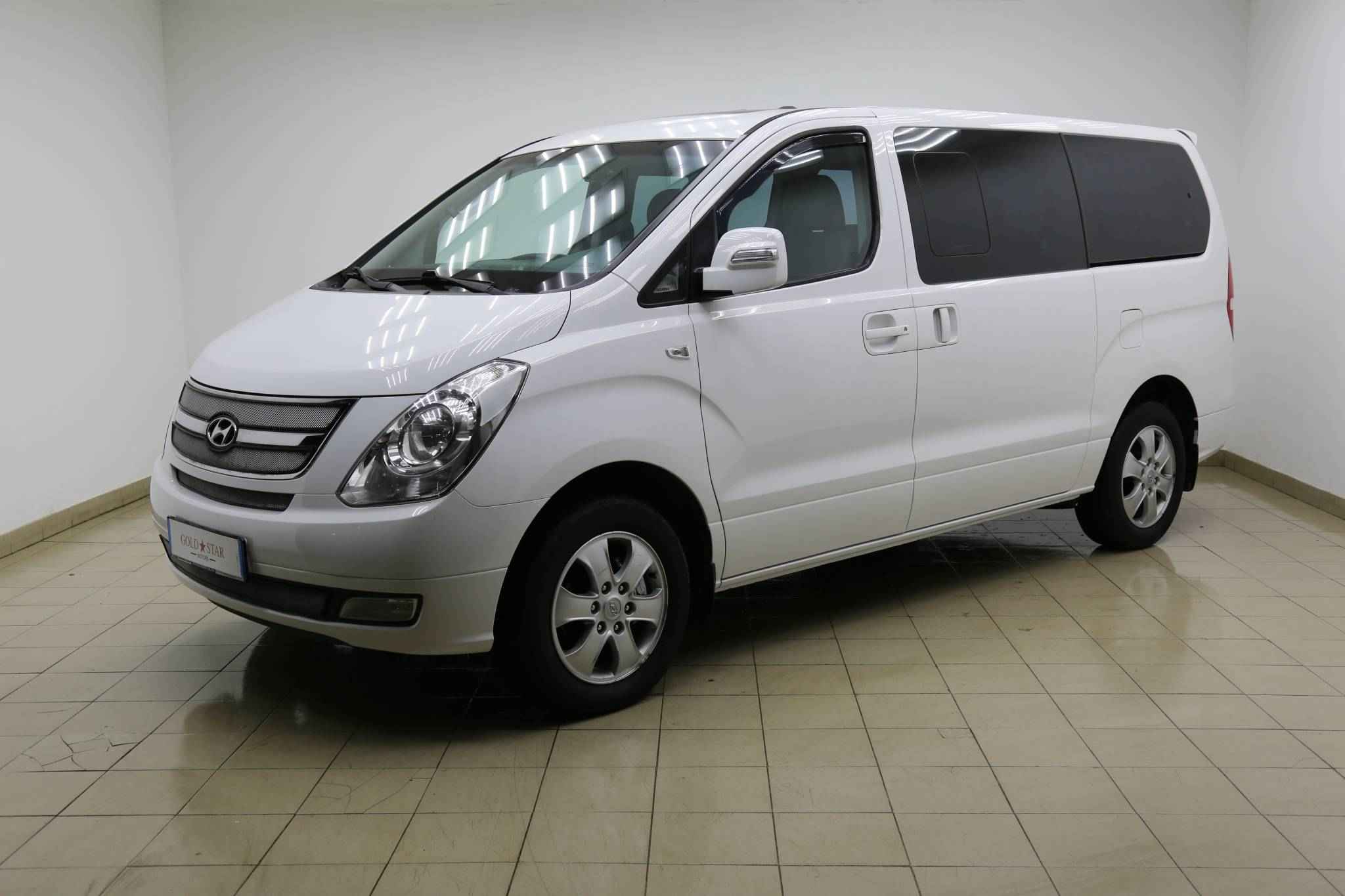 Hyundai Grand Starex, I