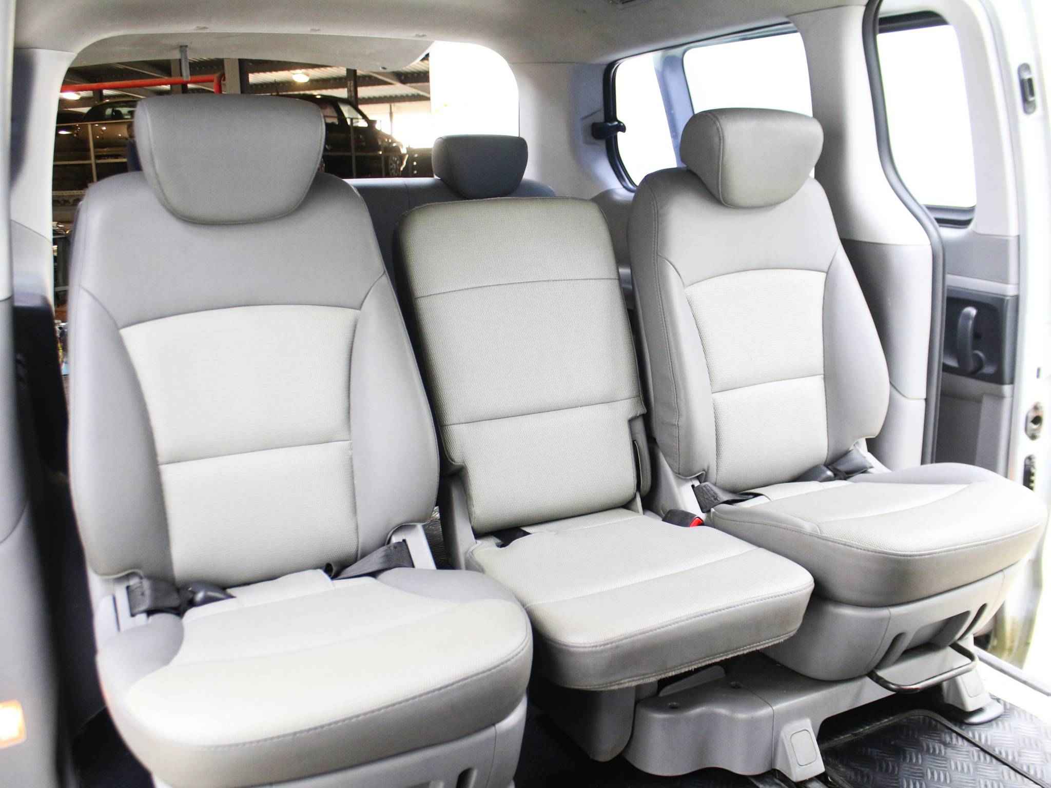 Hyundai Grand Starex, I