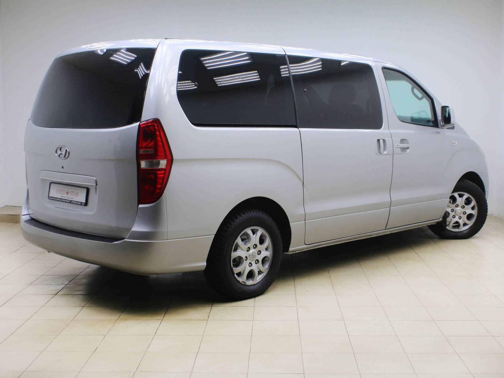 Hyundai Grand Starex, I
