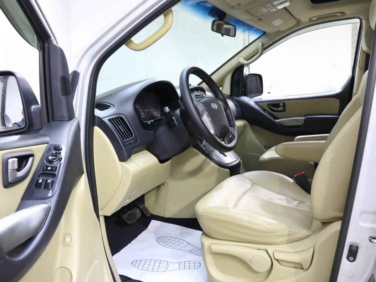 Hyundai Grand Starex, I