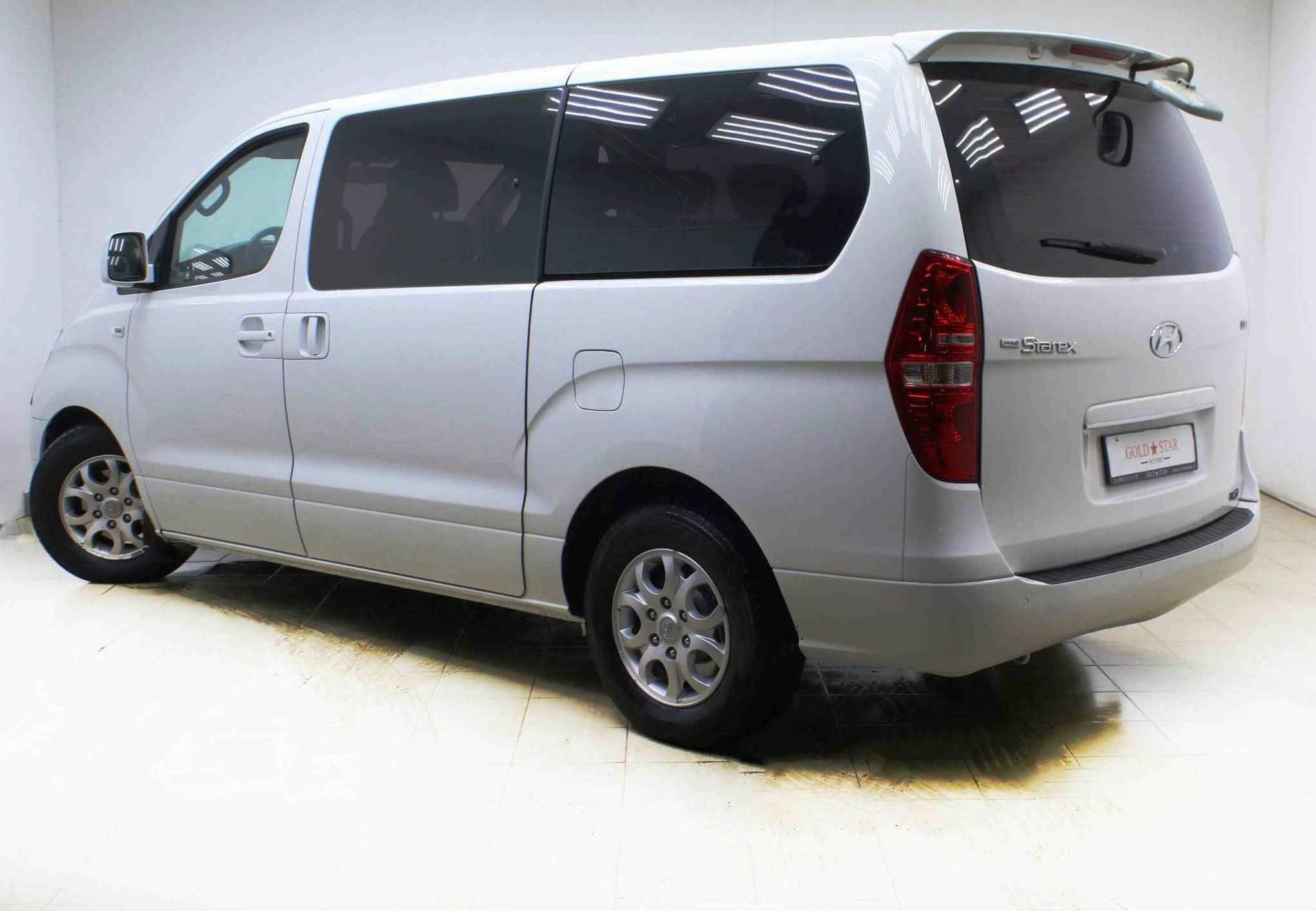 Hyundai Grand Starex, I