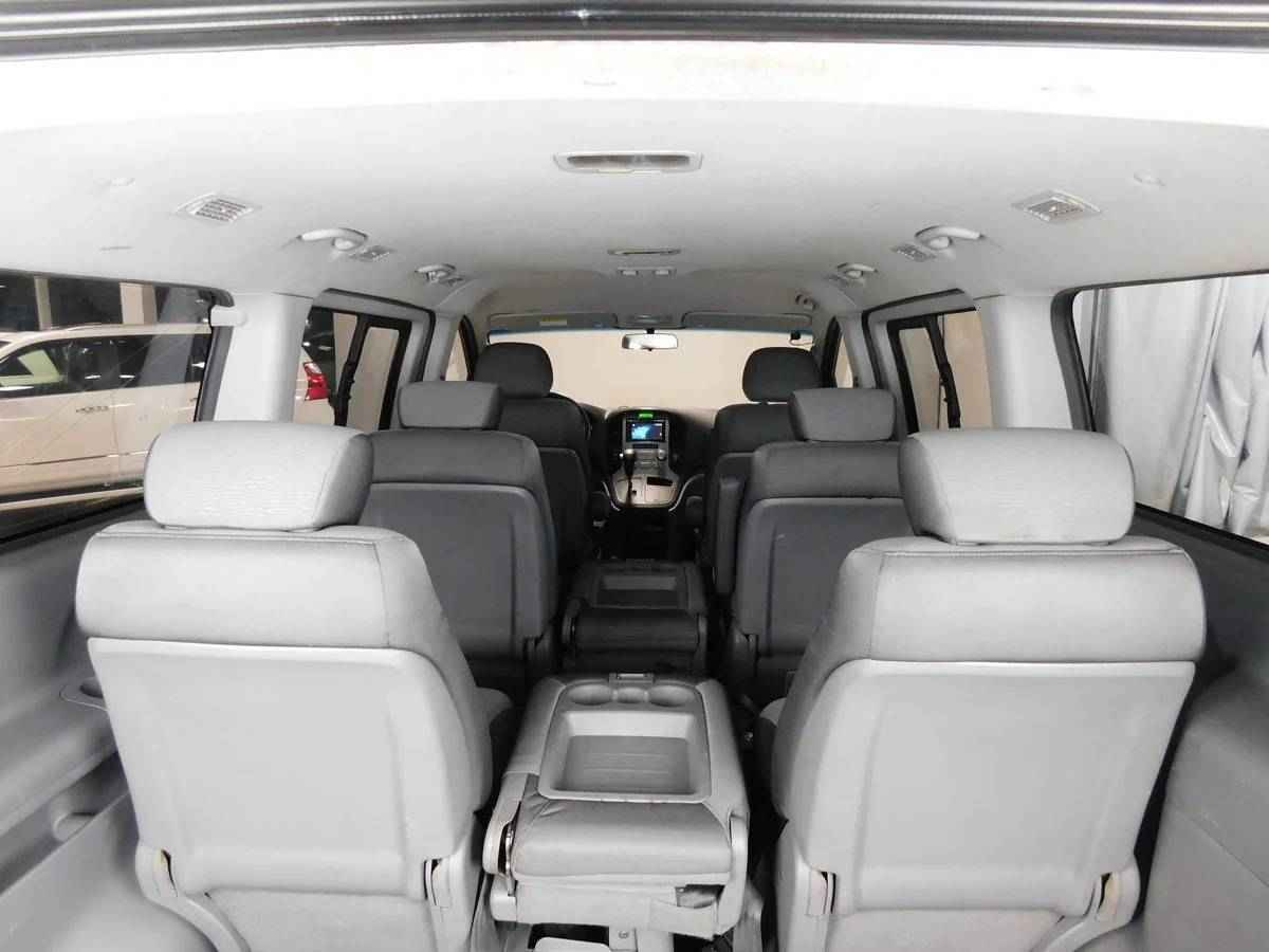 Hyundai Grand Starex, I