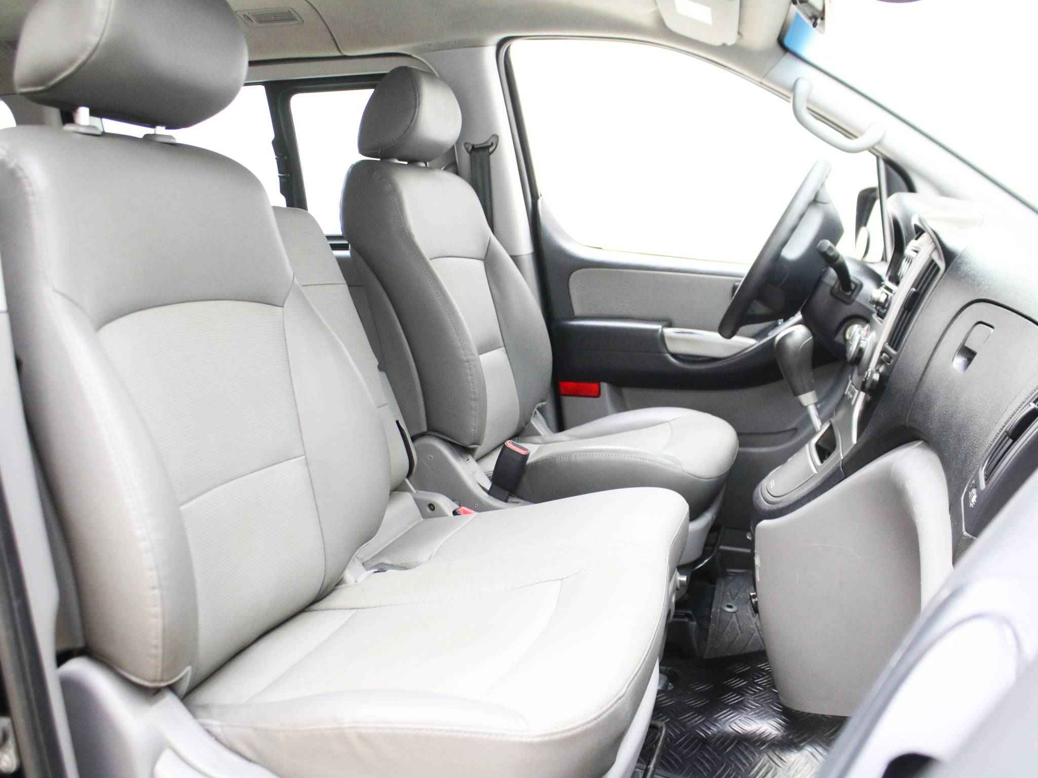 Hyundai Grand Starex, I