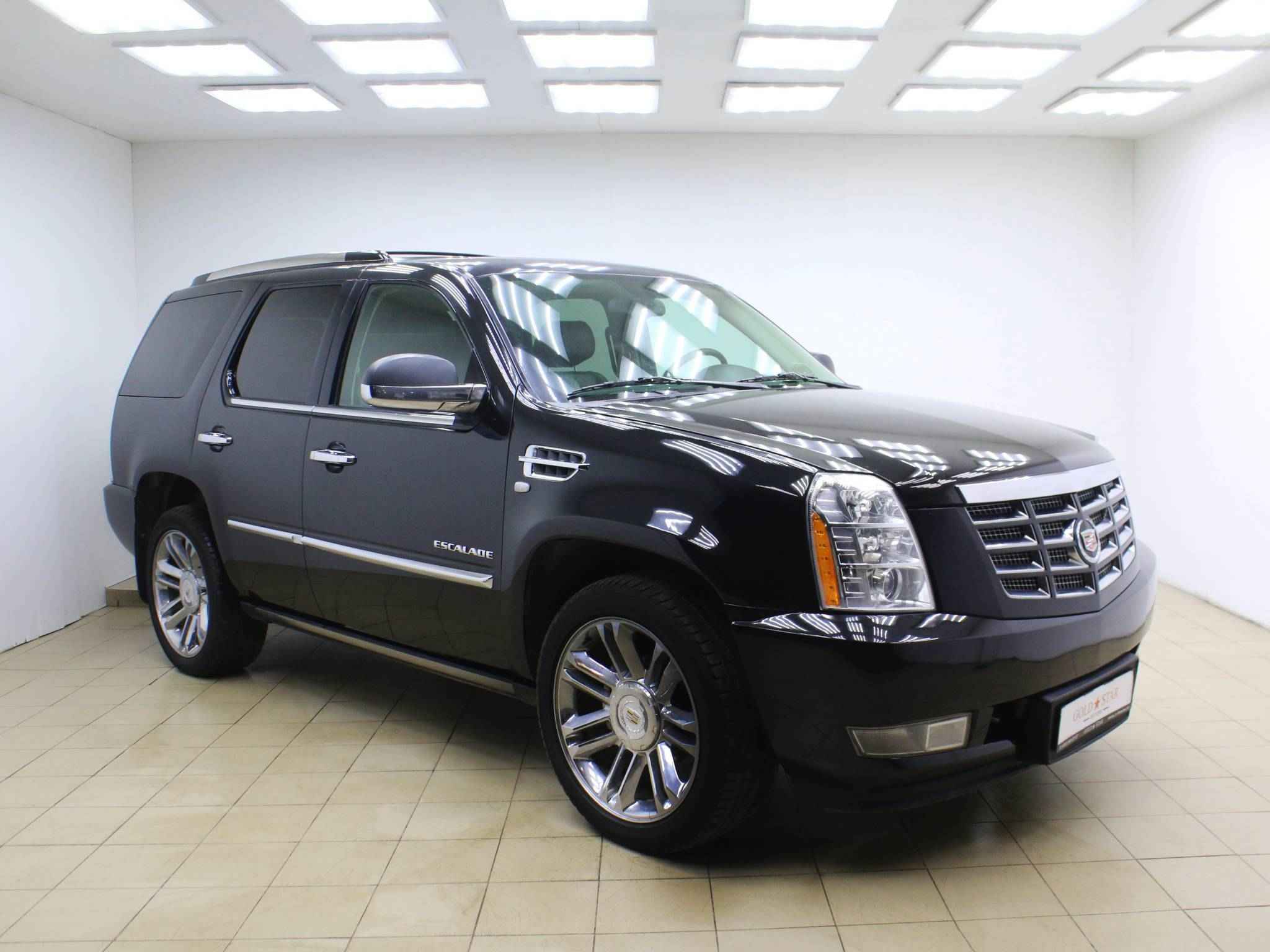 Cadillac Escalade, III