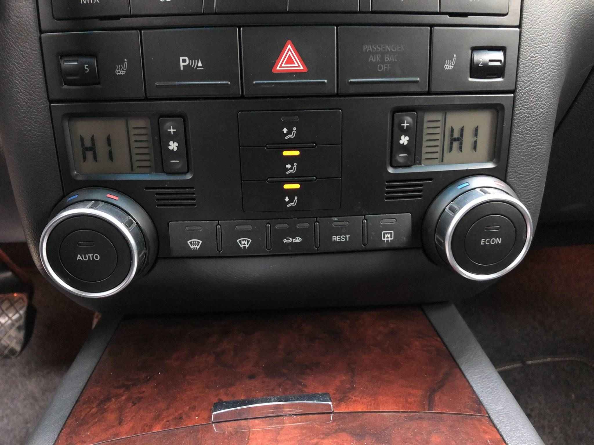 Volkswagen Touareg, I