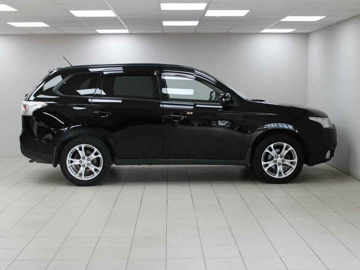 Mitsubishi Outlander, III