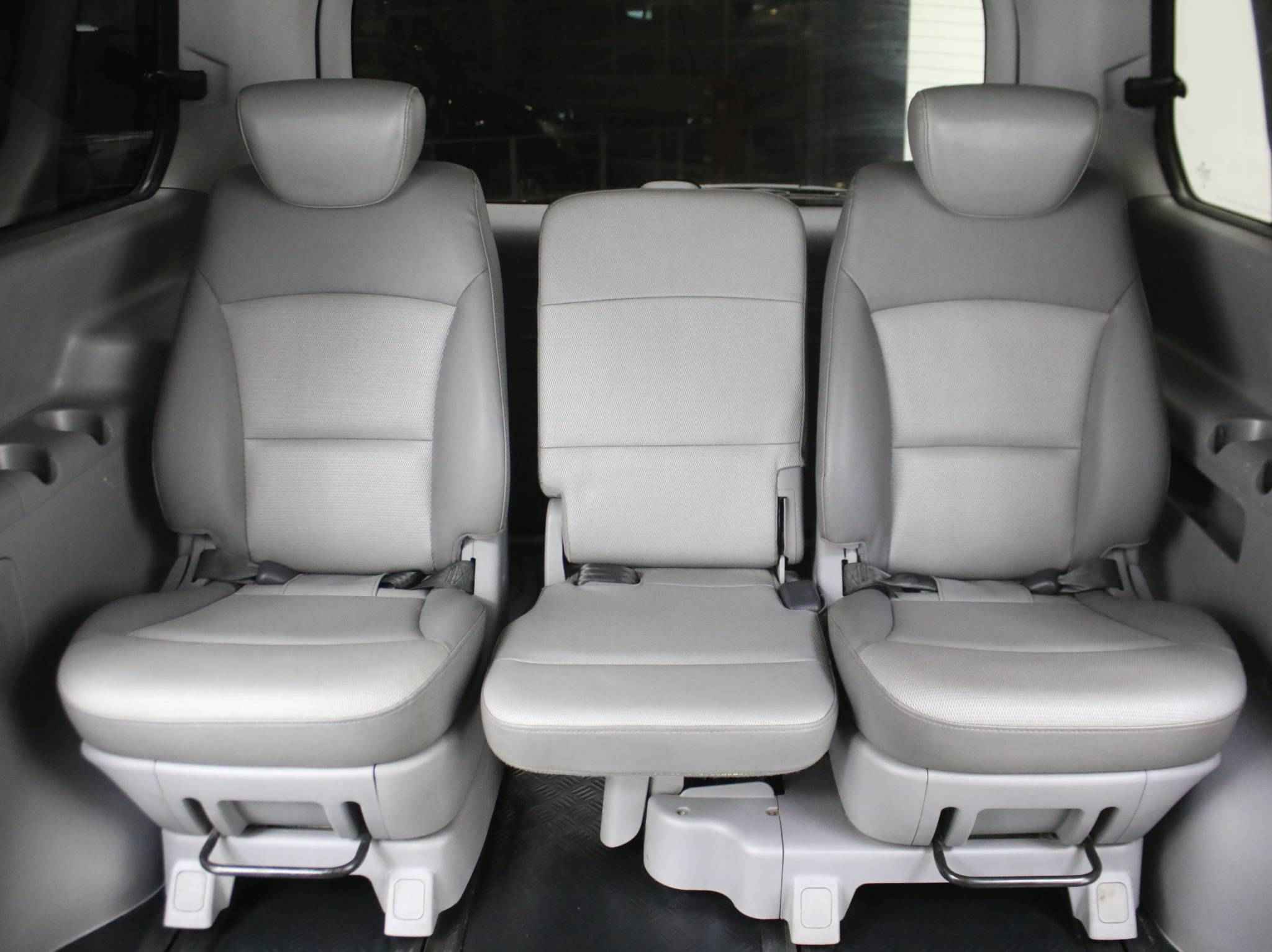 Hyundai Grand Starex, I