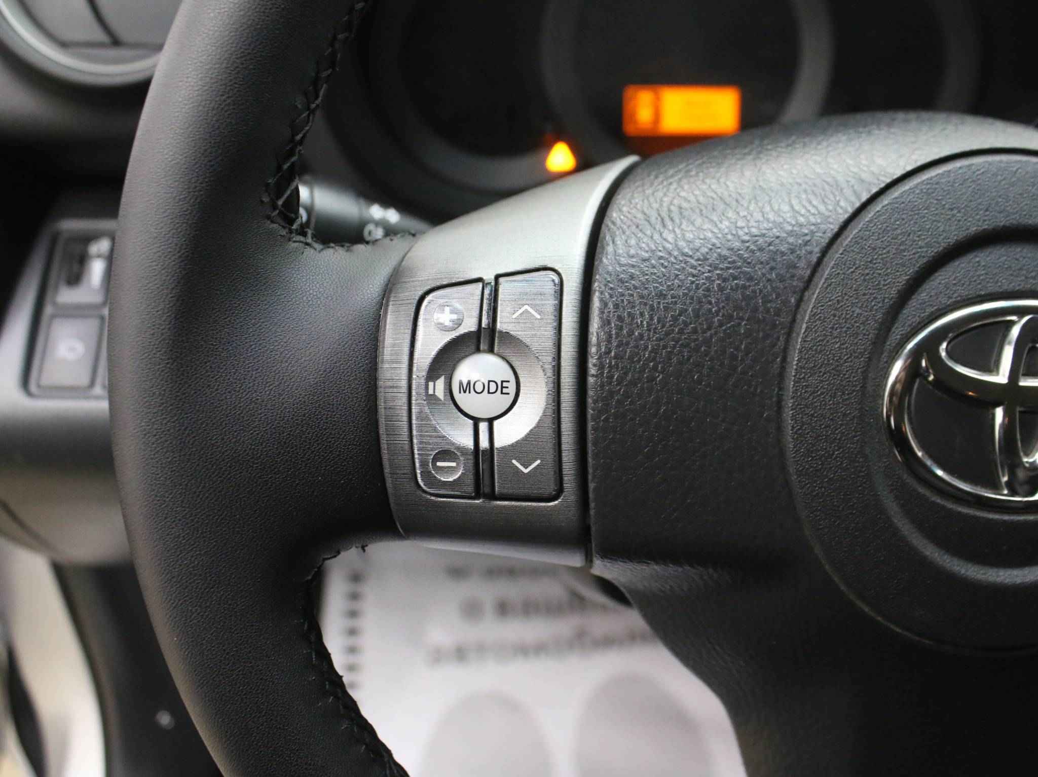 Toyota RAV4, III (XA30)